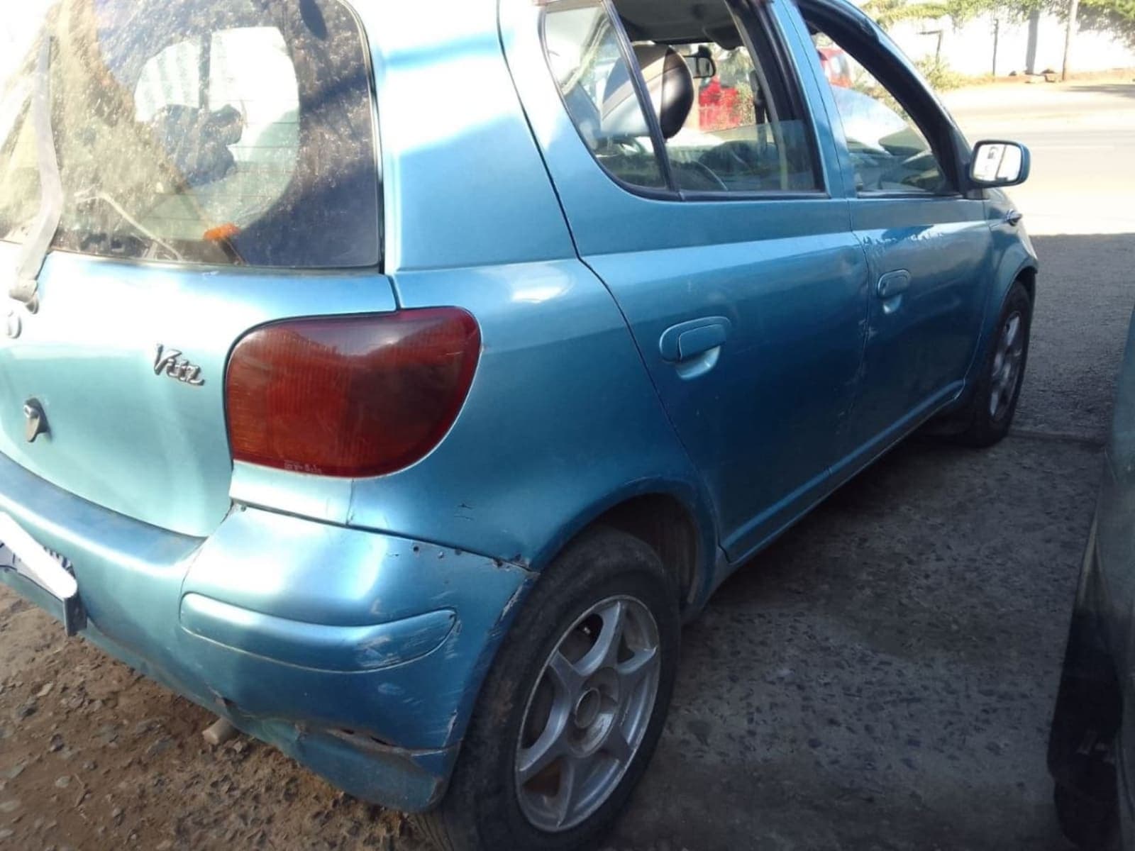 2002 Toyota Vitz — photo 7