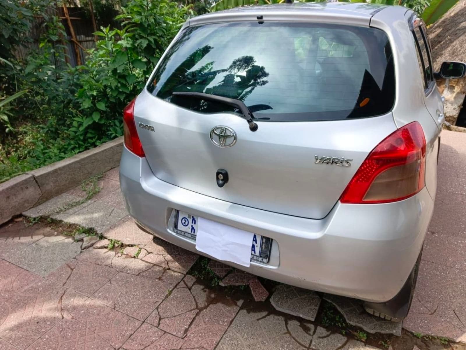 2008 Toyota Yaris compact — photo 4