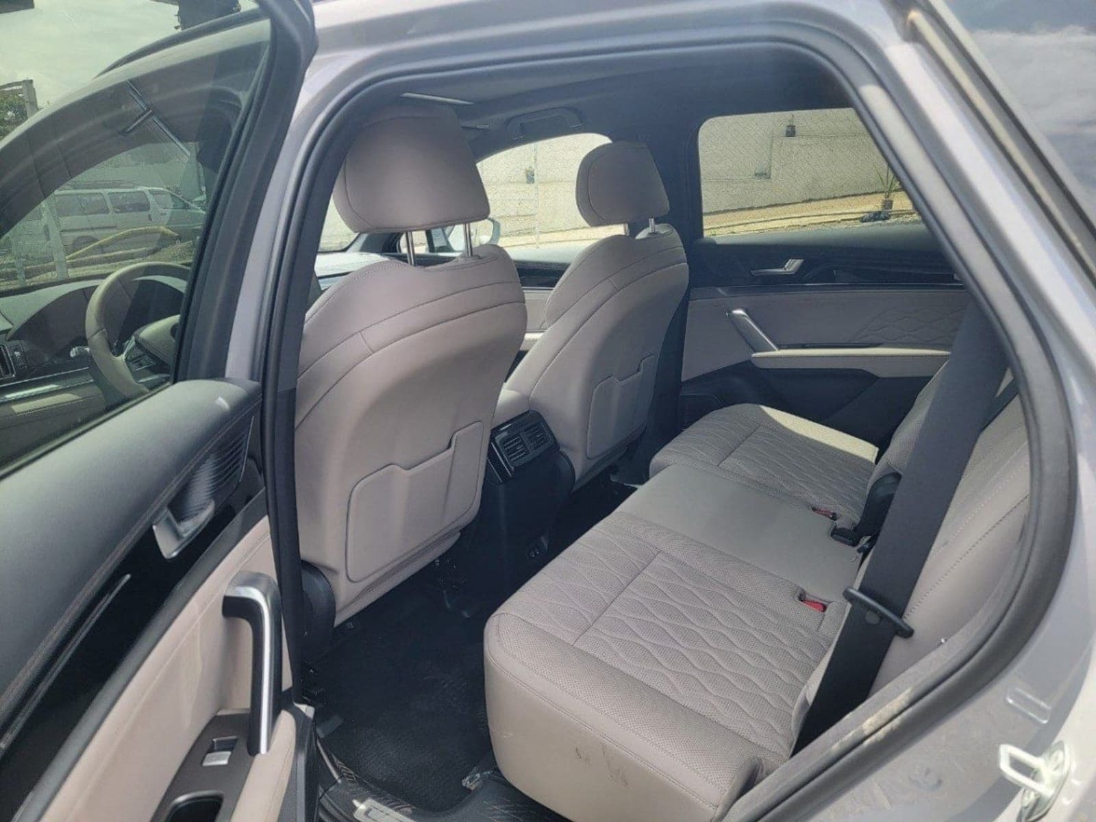 2025 BYD Tang L DM i Hybrid