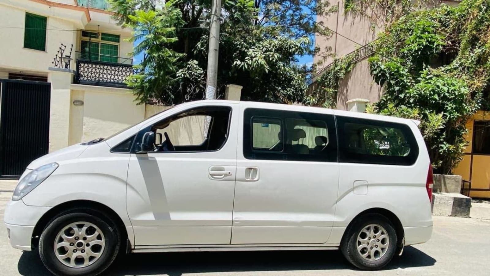 2010 Hyundai H1 — photo 3
