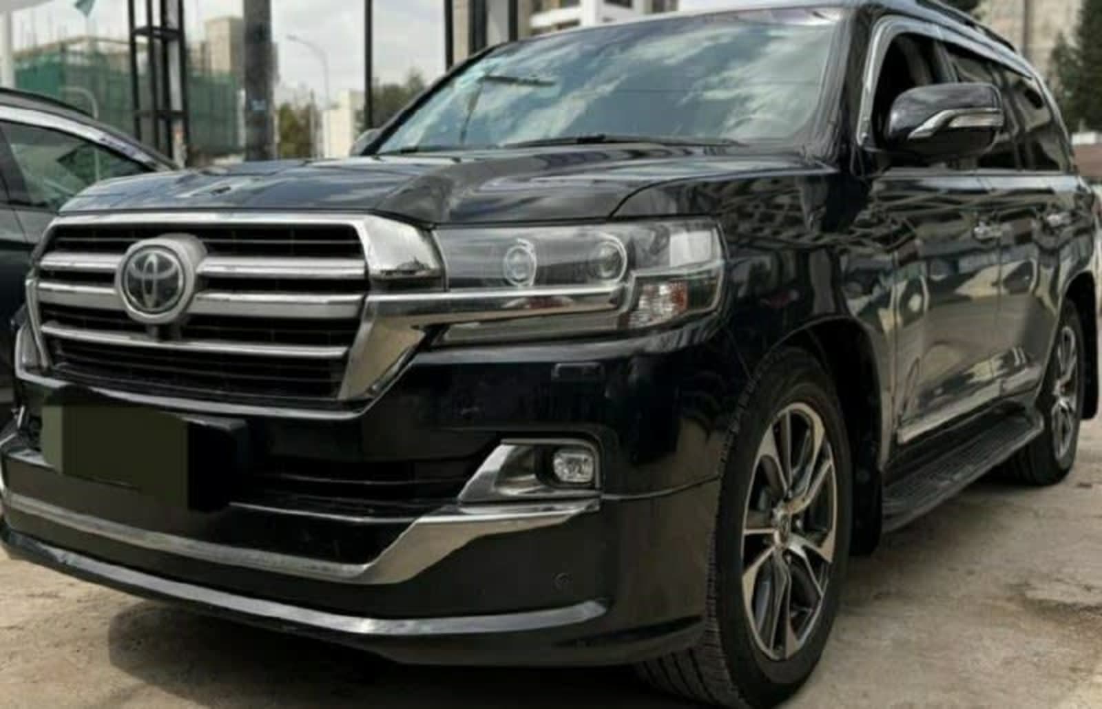 2019 Toyota Landcruiser โ photo 4