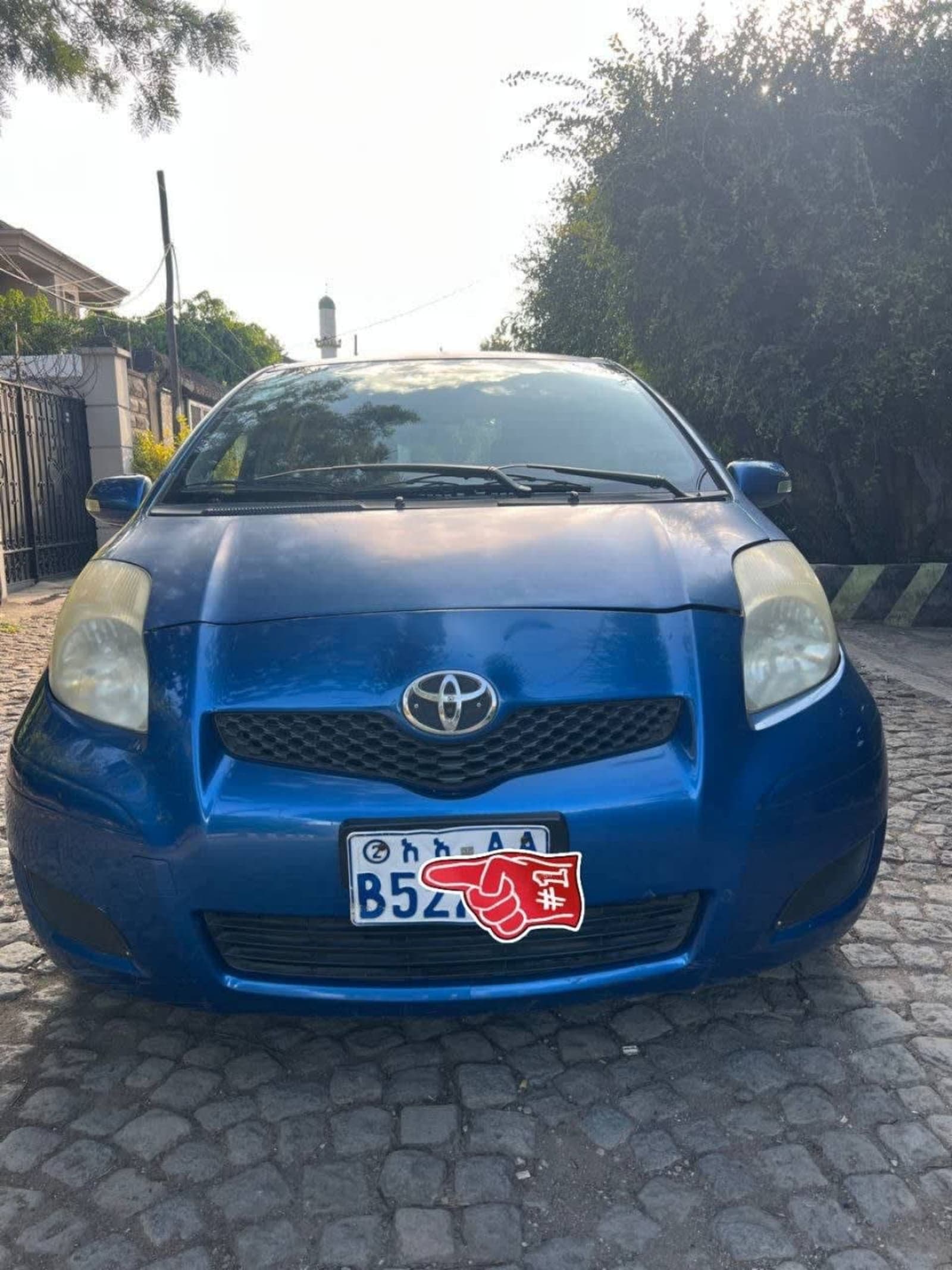 2010 Toyota Yaris Compact — photo 1