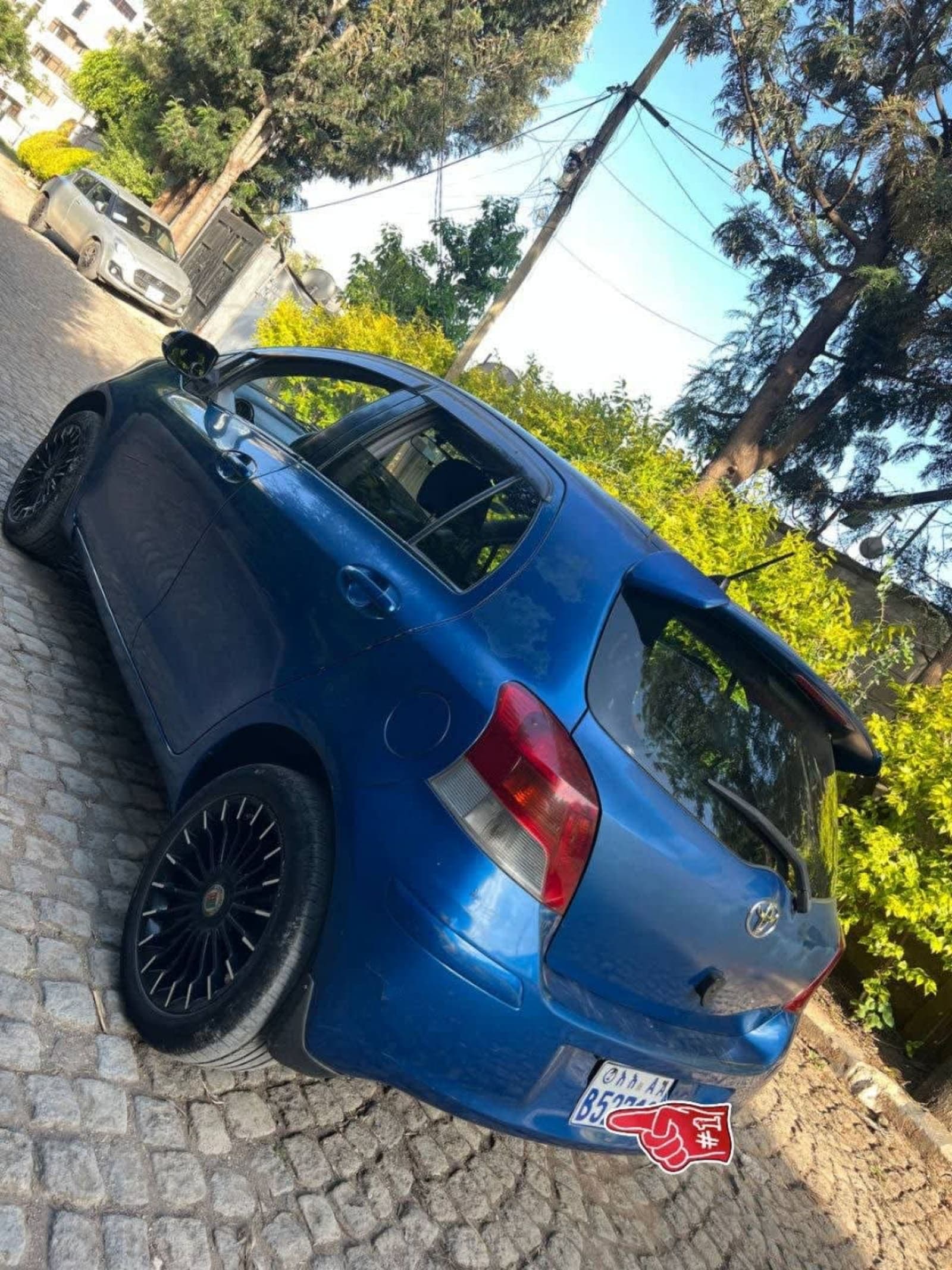 2010 Toyota Yaris Compact — photo 3