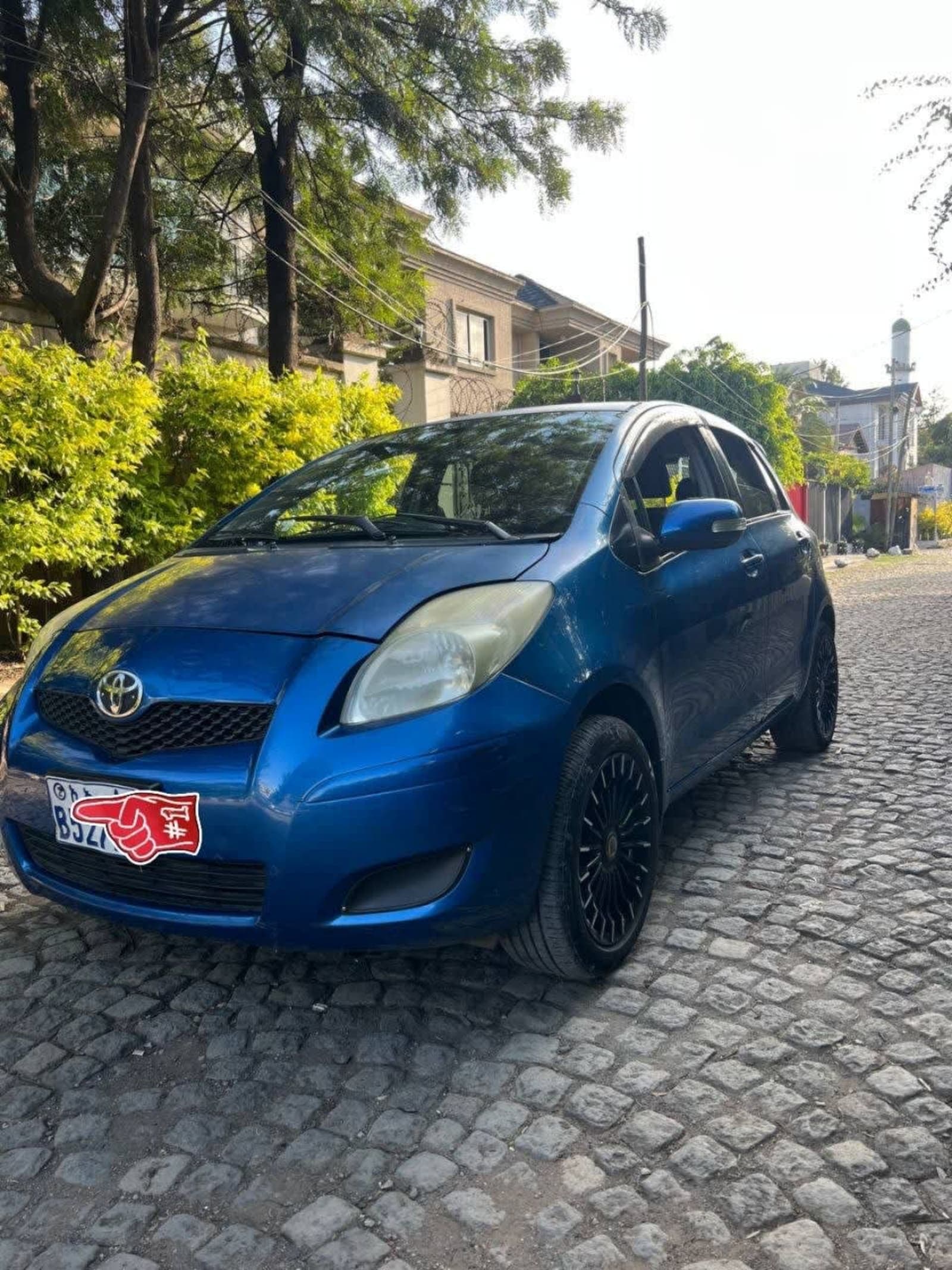2010 Toyota Yaris Compact — photo 7