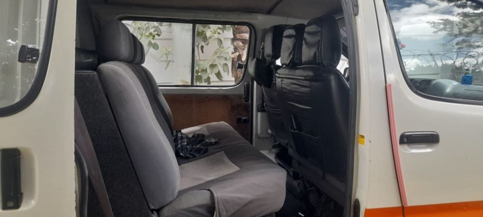 2003 Toyota Dolfin — photo 3