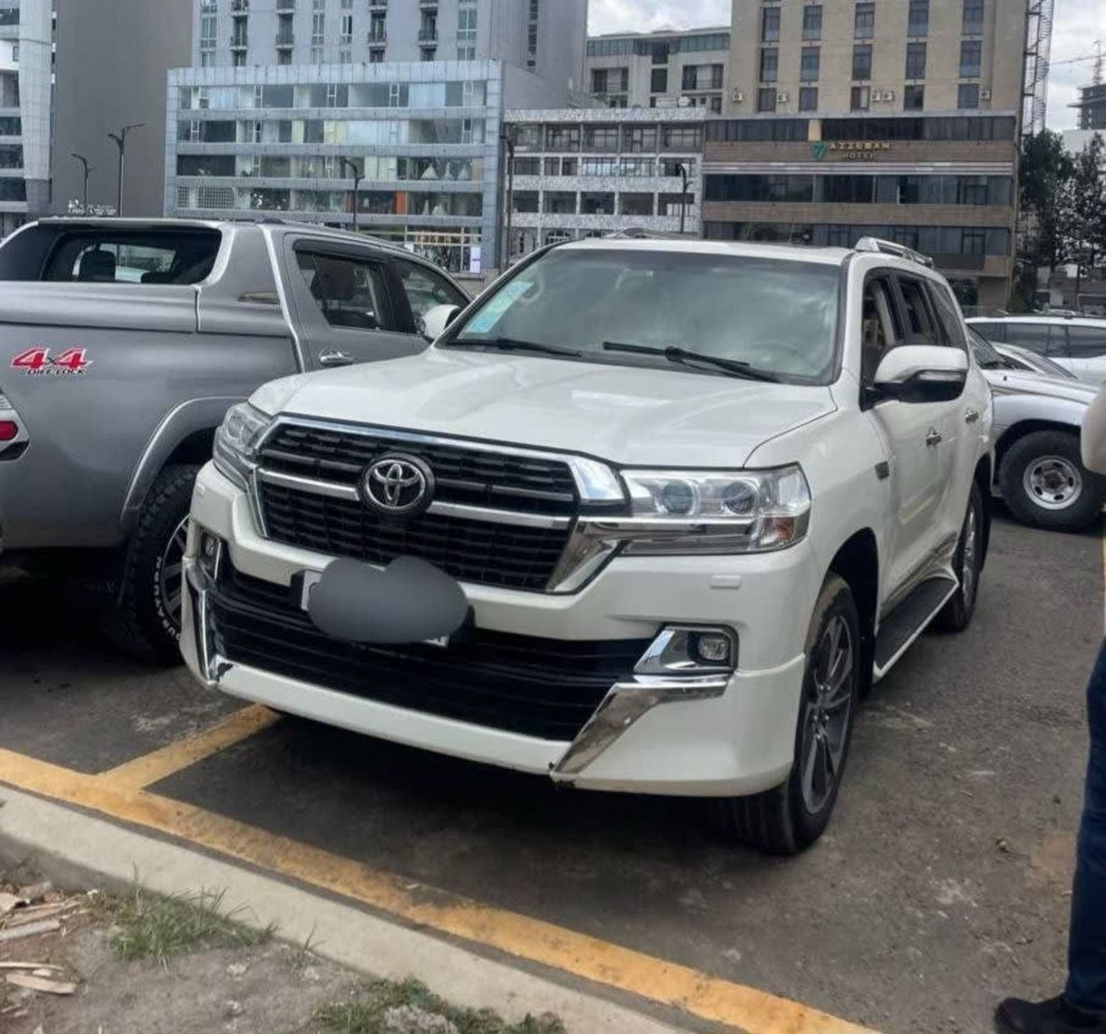 2019 Toyota Landcruiser GXR — photo 6