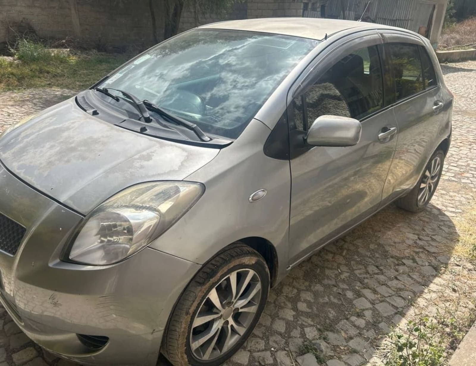 2006 Toyota Yaris Compact — photo 2