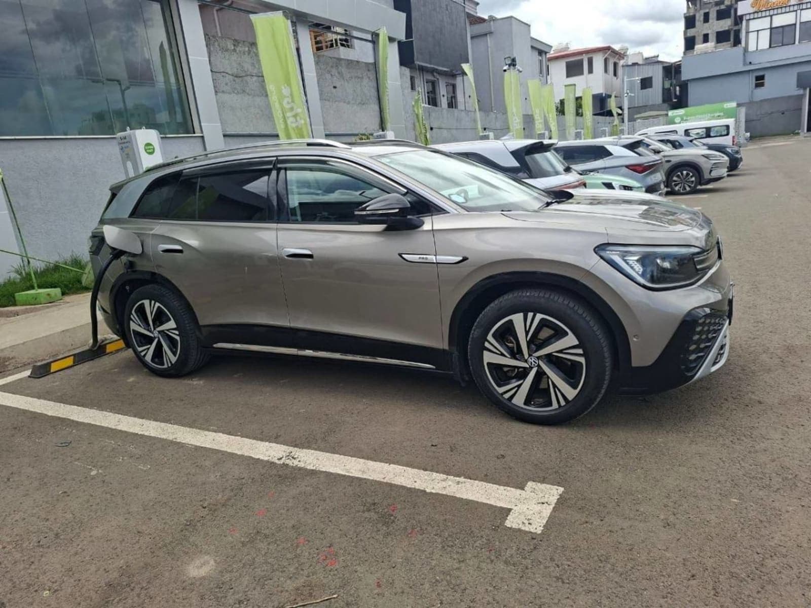 2024 Volkswagen ID.6 Pure Plus — photo 3