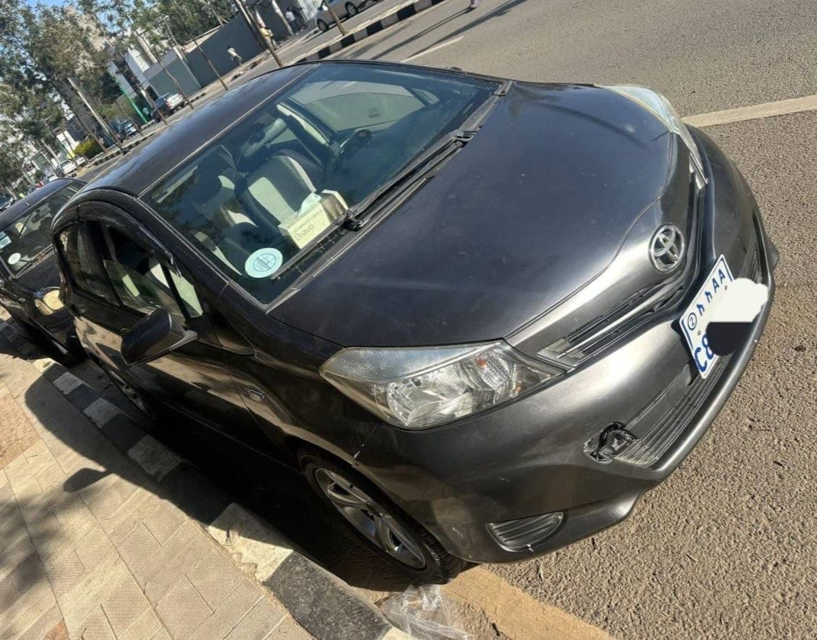 2012 Toyota Yaris Compact — photo 5