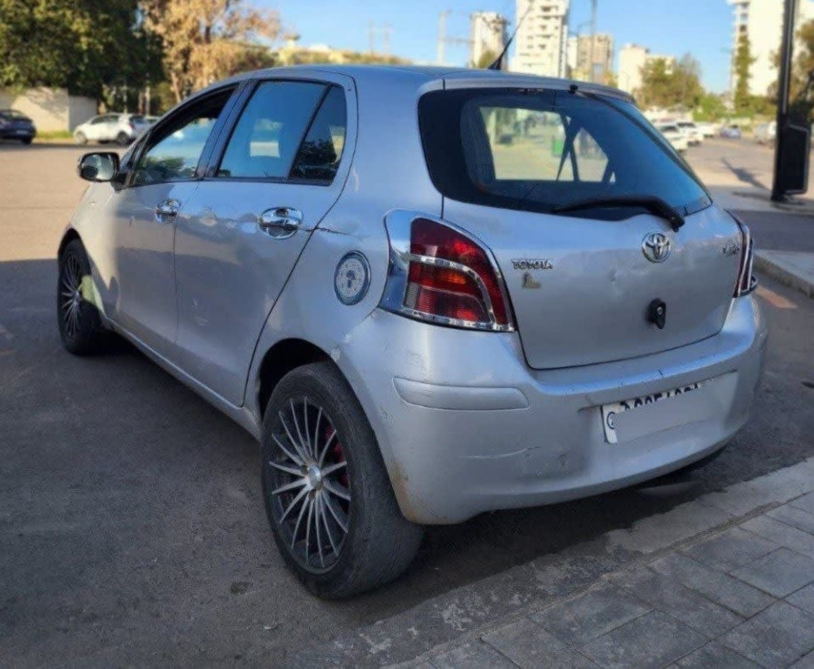 2009 Toyota Yaris Compact — photo 1
