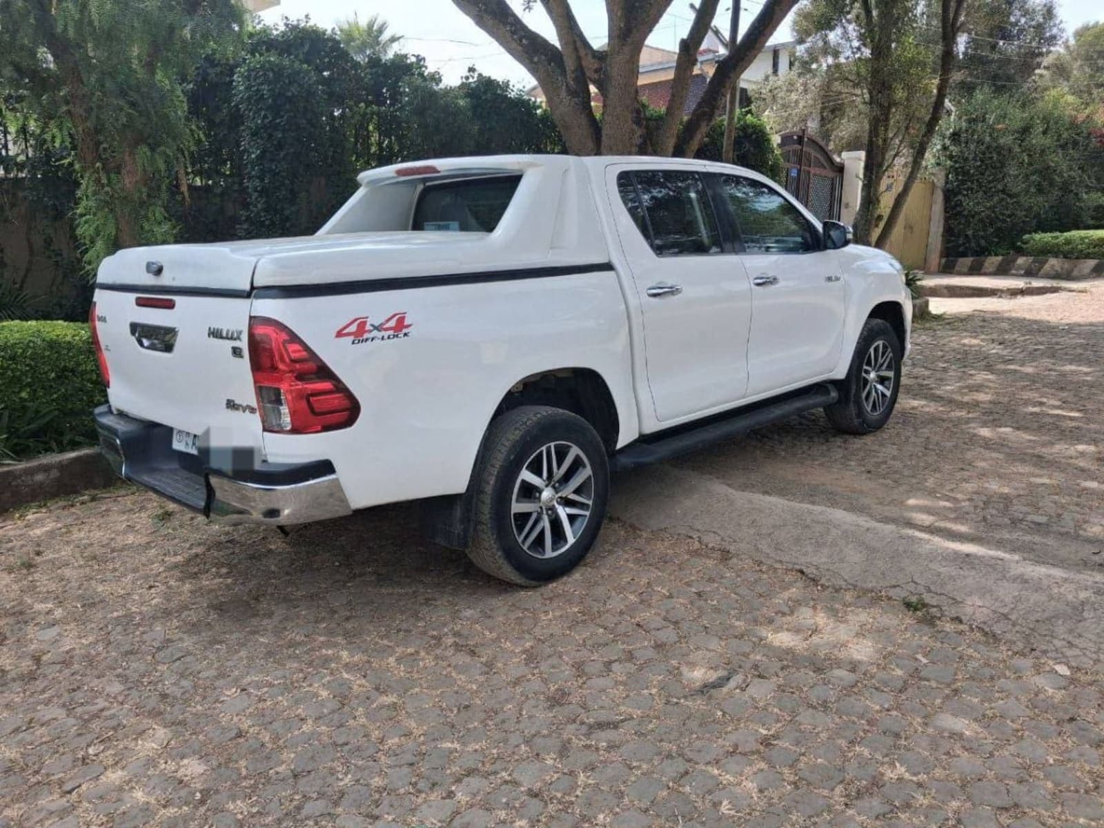 2017 Toyota Hilux Revo — photo 5