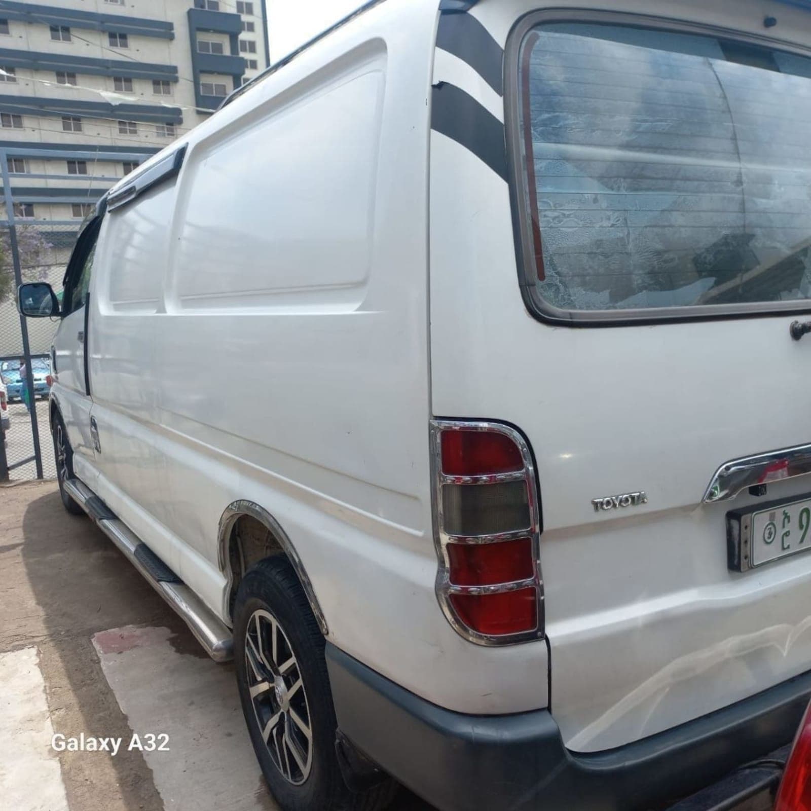 2005 Toyota HIACE D4D — photo 4