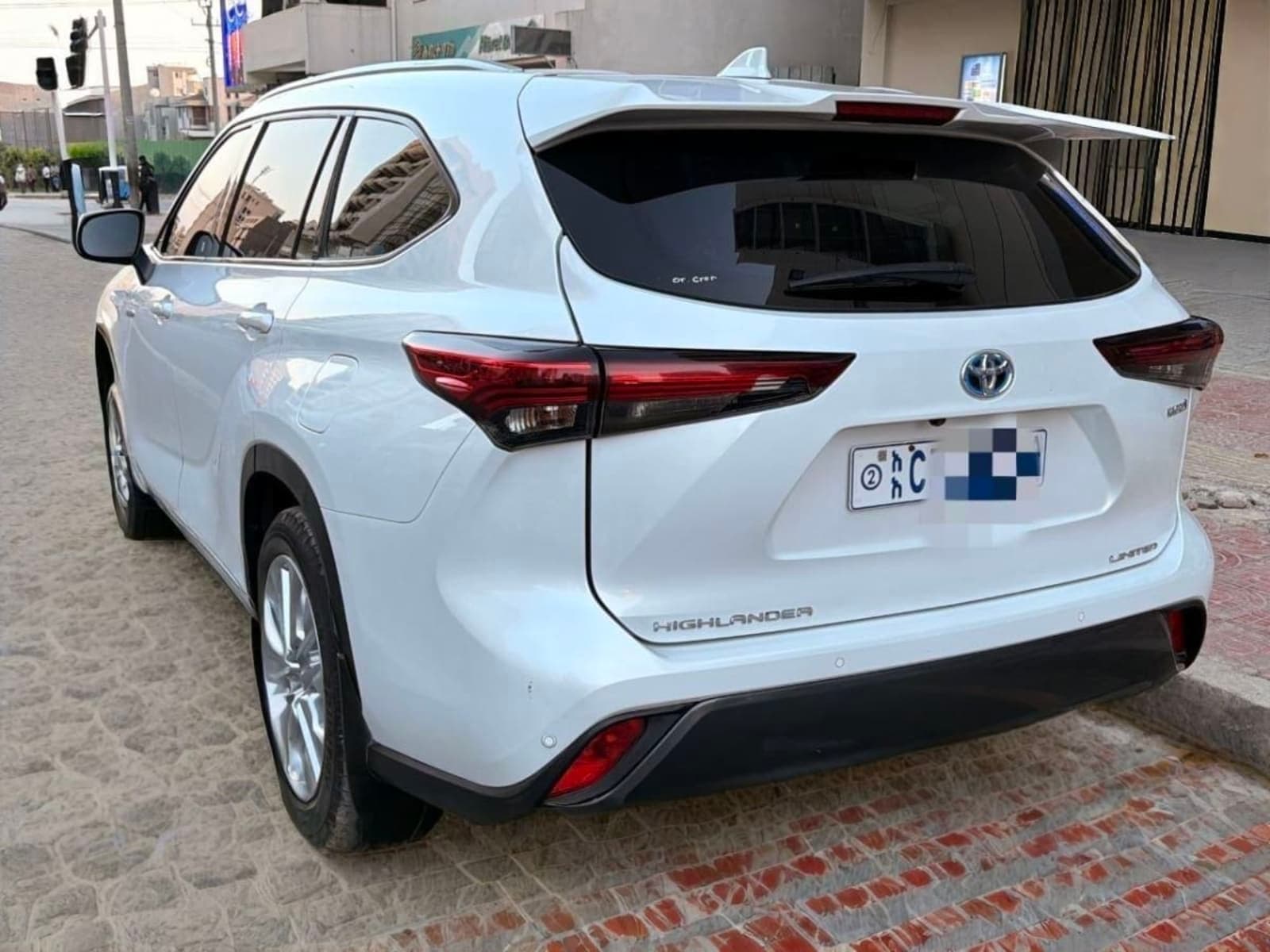 2024 Toyota Highlander Hybrid — photo 7
