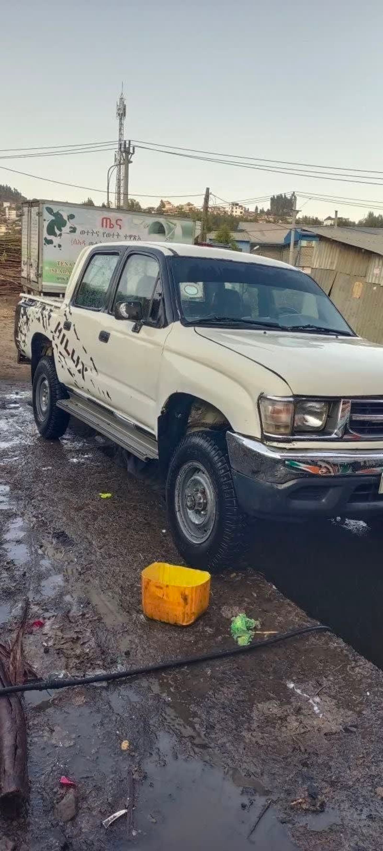 1998 Toyota 3L — photo 1