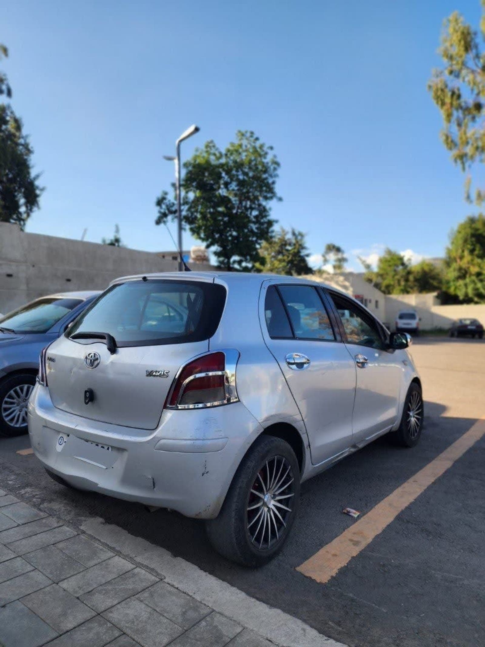 2009 Toyota Yaris Compact — photo 2