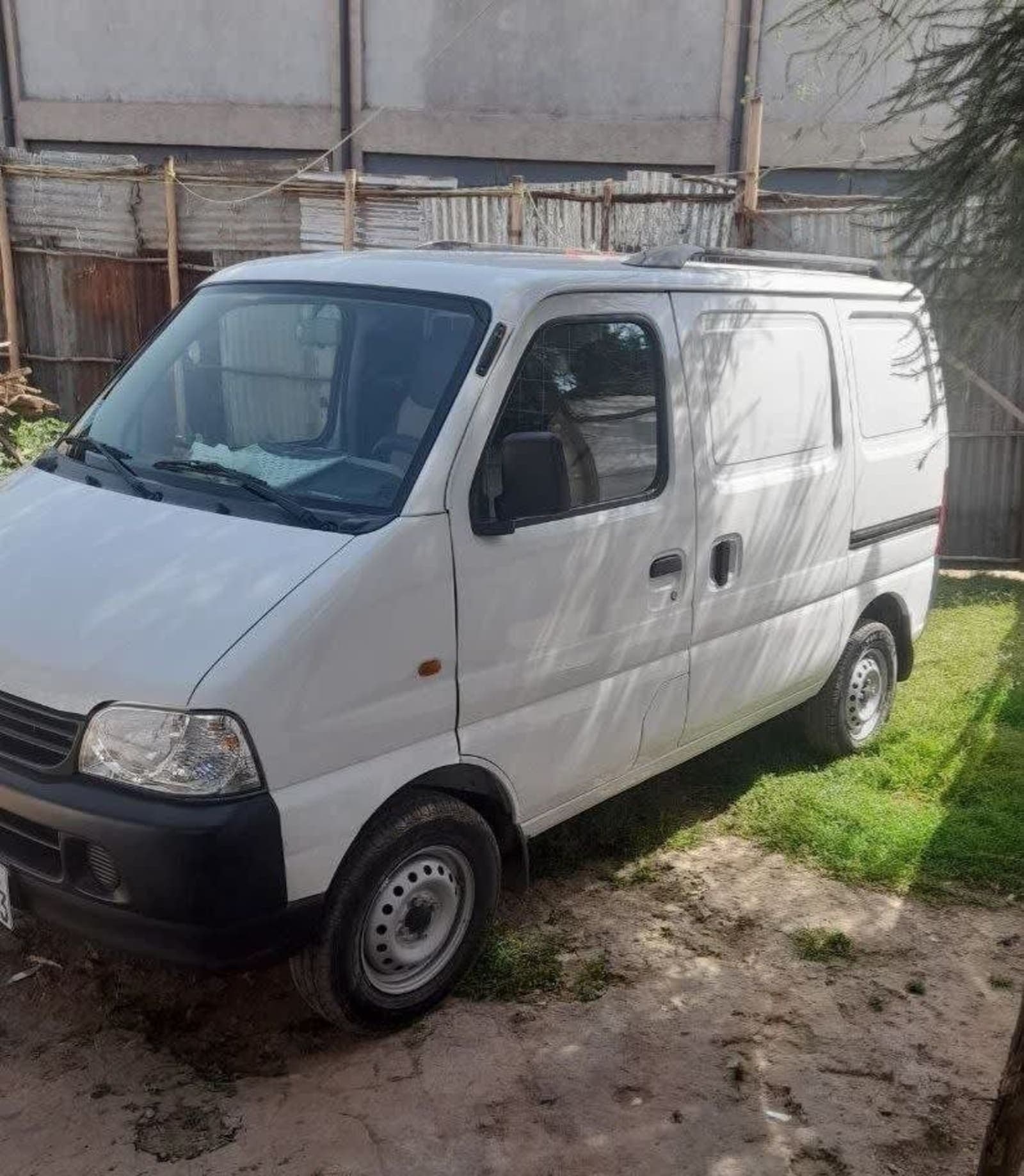 2024 Suzuki Eeco Van — photo 3