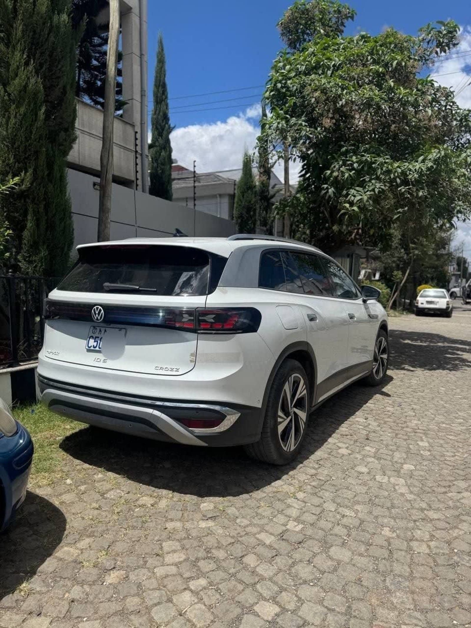 2022 Volkswagen ID.6 Crozz Pro — photo 3