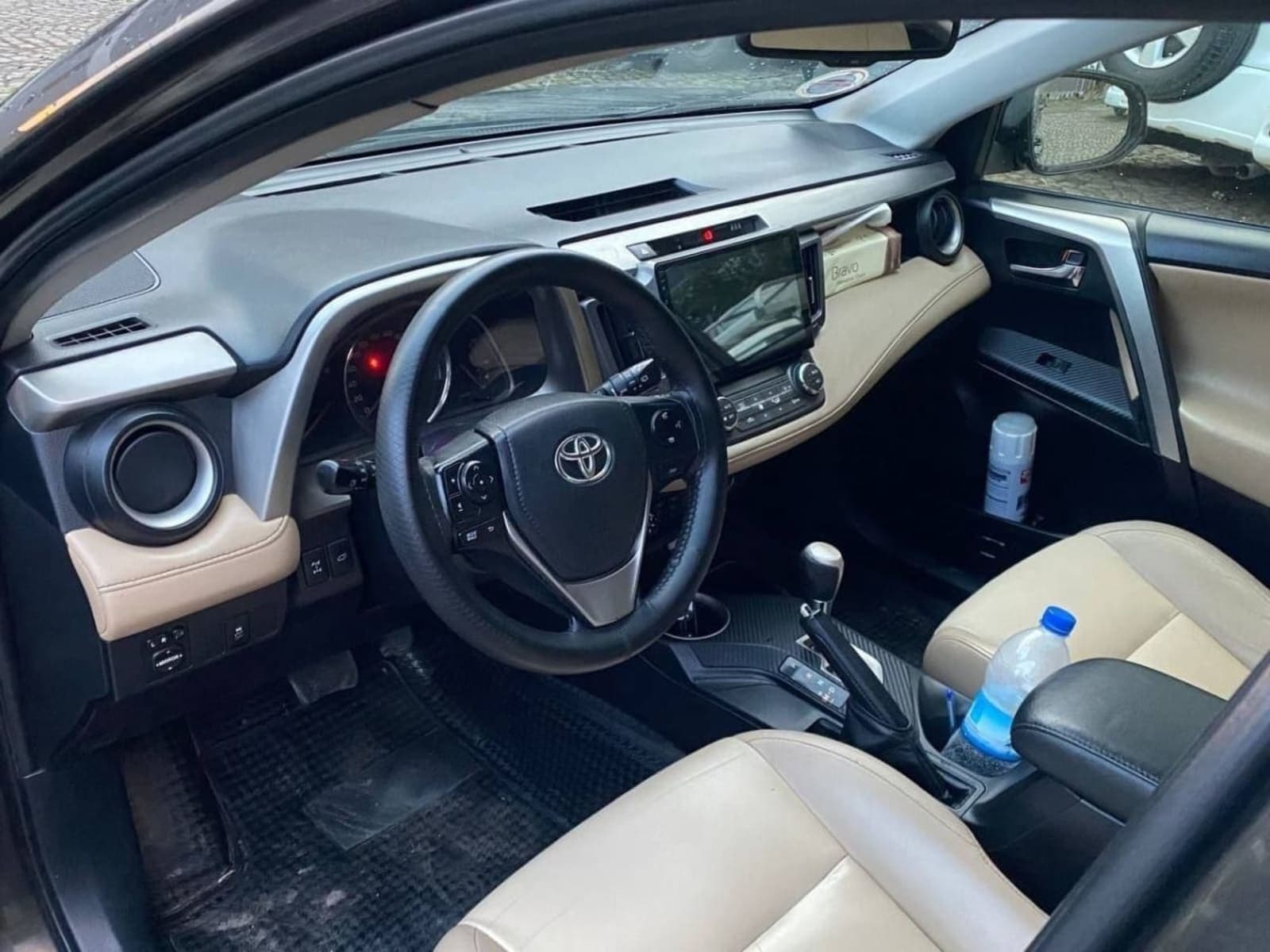 2015 Toyota Rav4 — photo 3
