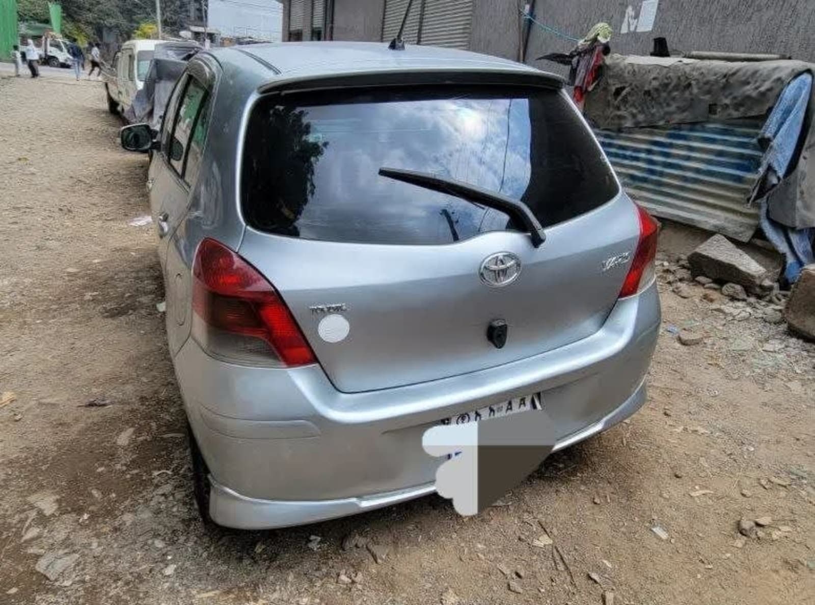 2010 Toyota Yaris Compact — photo 3