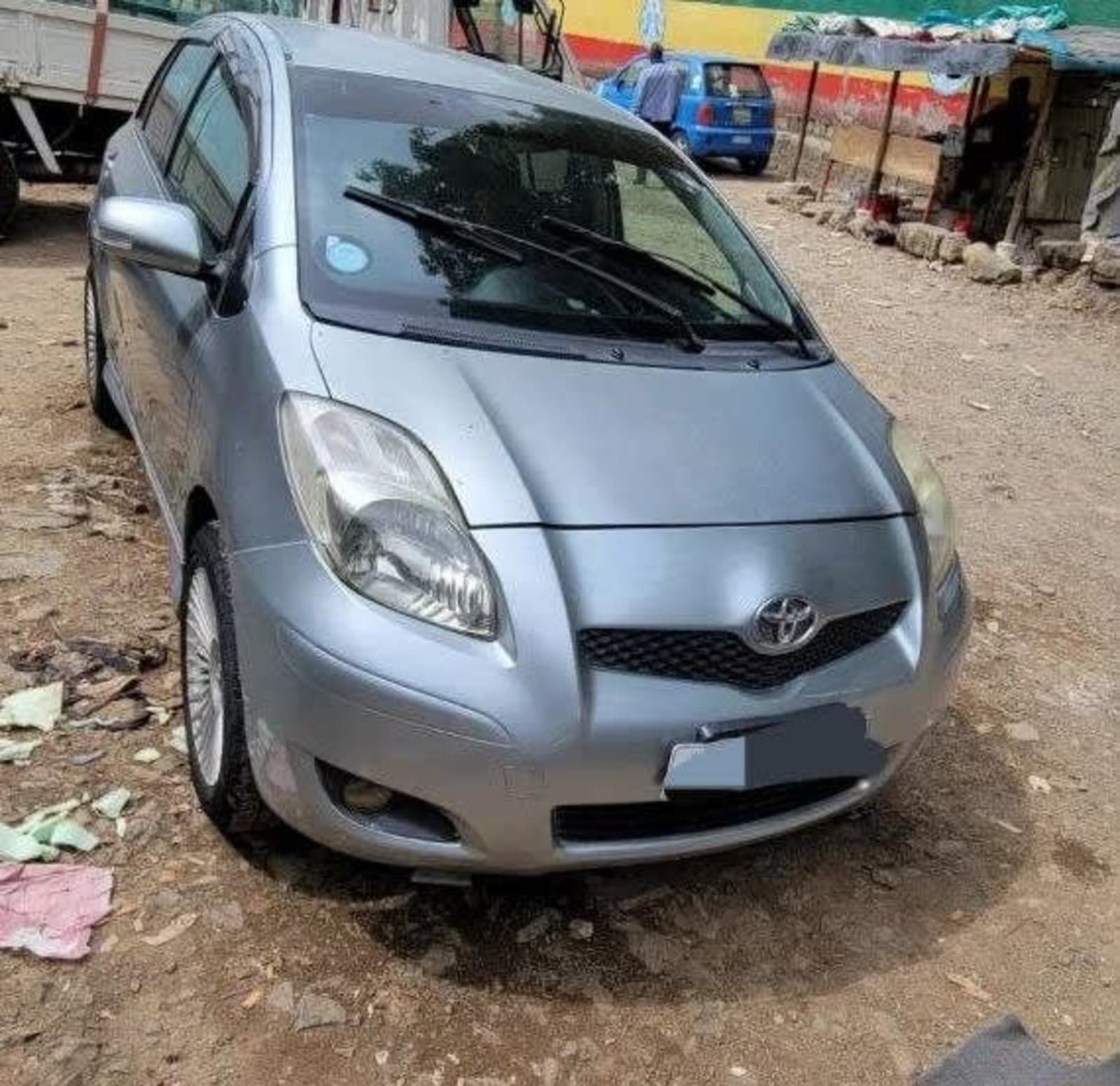 2010 Toyota Yaris Compact — photo 6