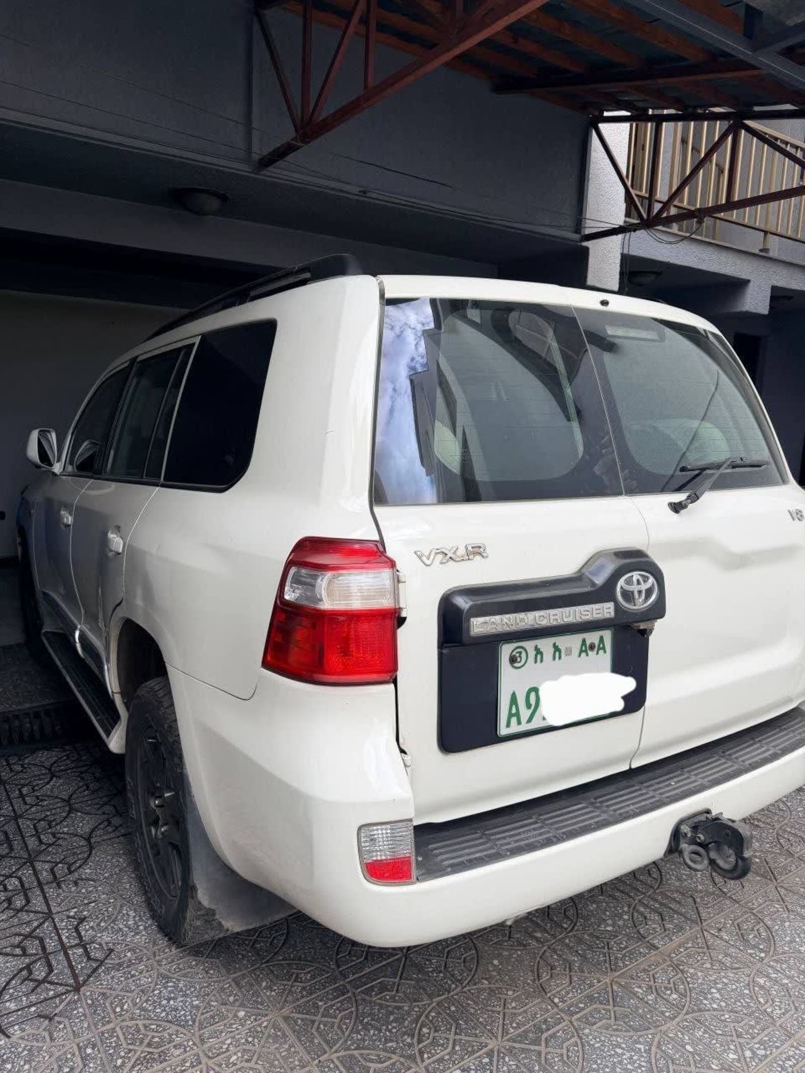 2012 Toyota Landcruiser GXR — photo 2