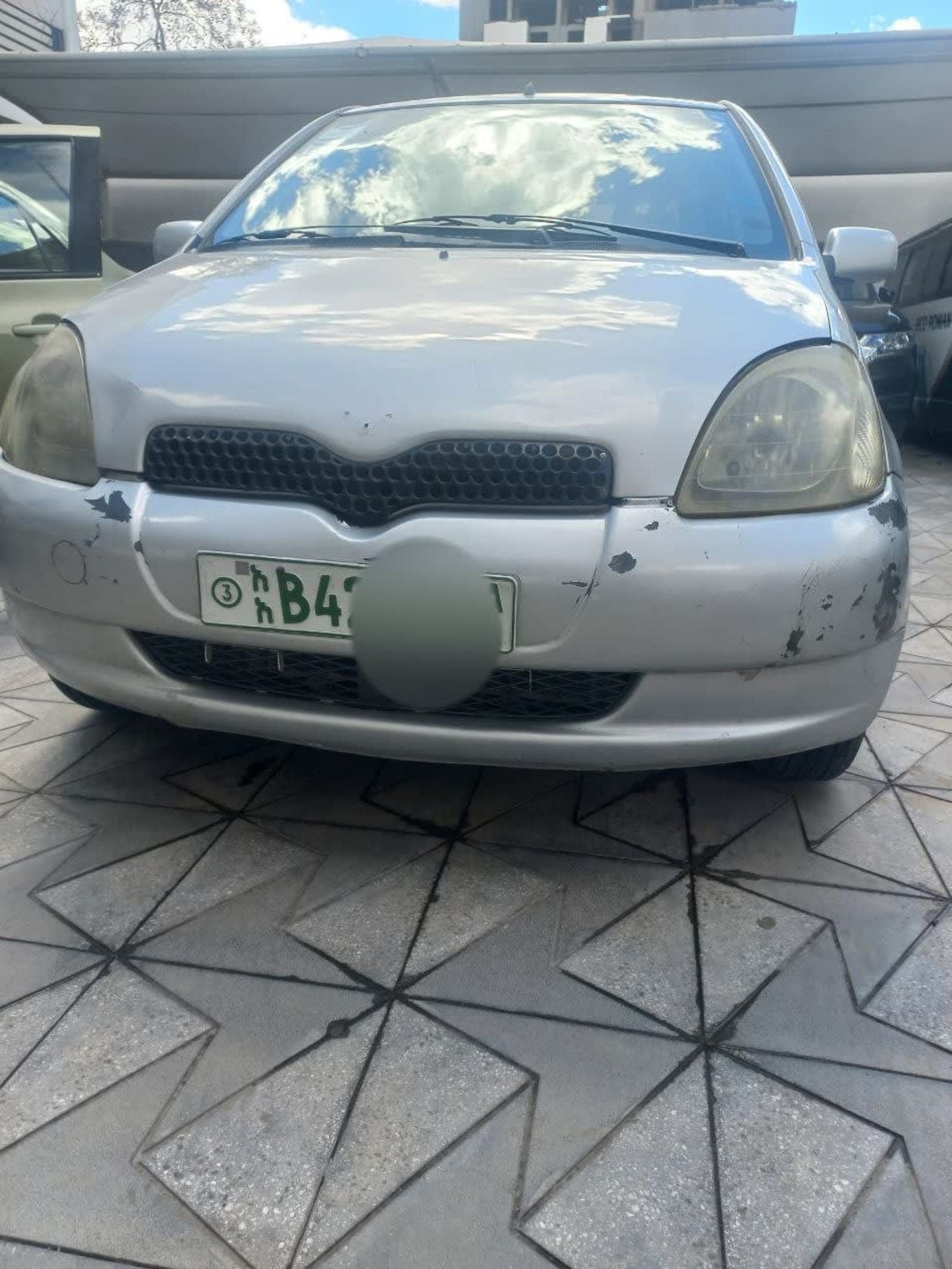 2001 TOYOTA VITZ — photo 1