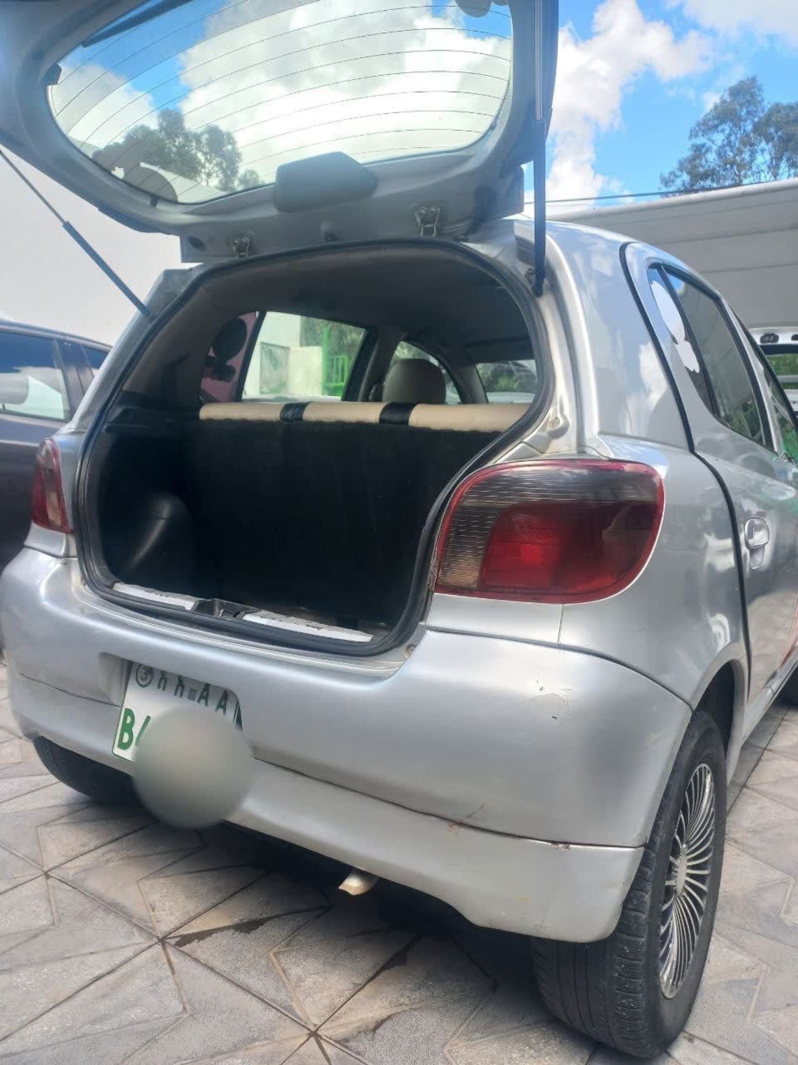 2001 TOYOTA VITZ — photo 4