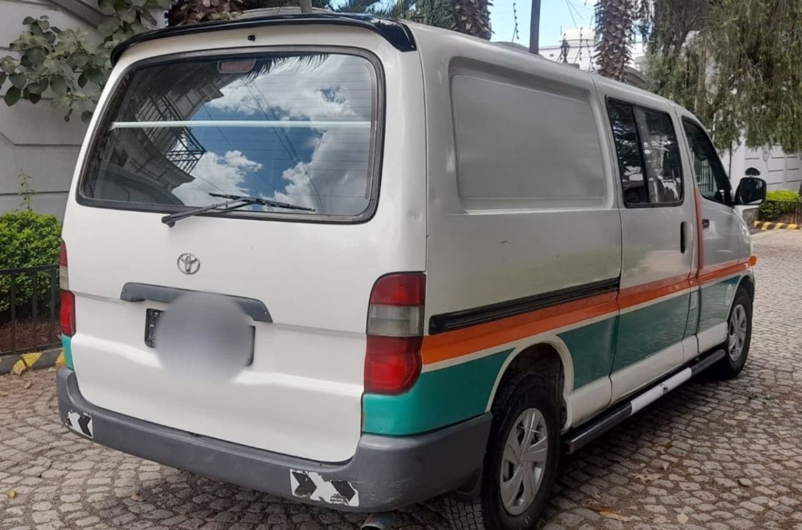2003 Toyota HiAce Dolphin Half Van