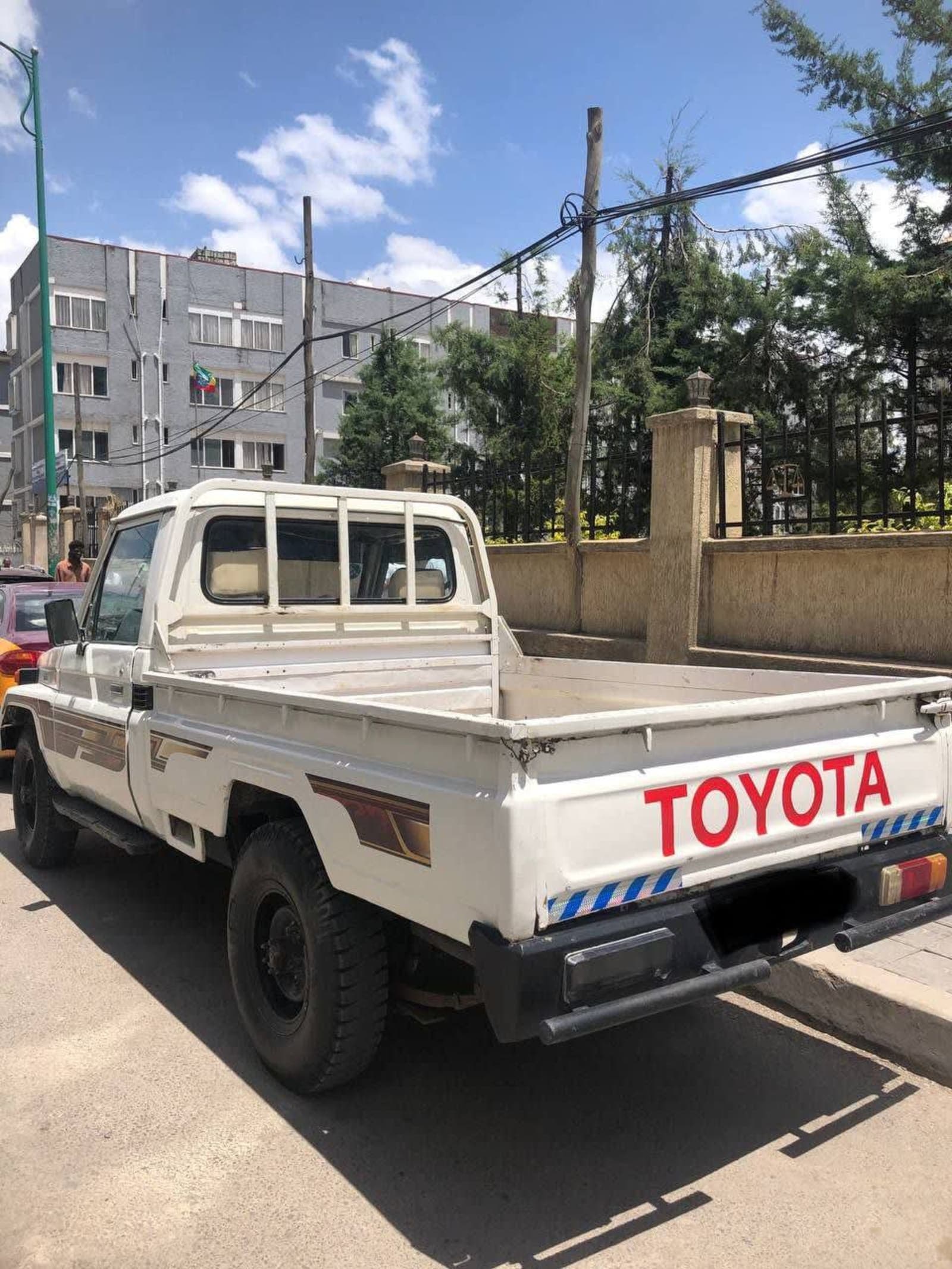 1997 Toyota Land Cruiser Single Cab — photo 3