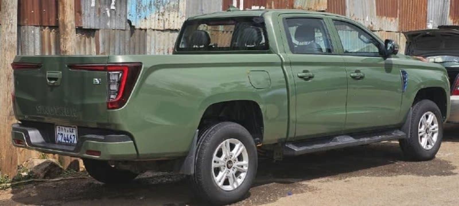 Sino truck HOWO R101 — photo 1