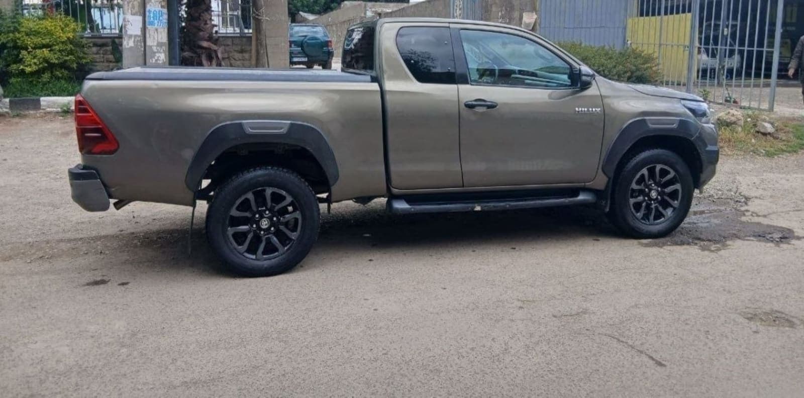 2021 Toyota Hilux Invincible X-Cab — photo 2