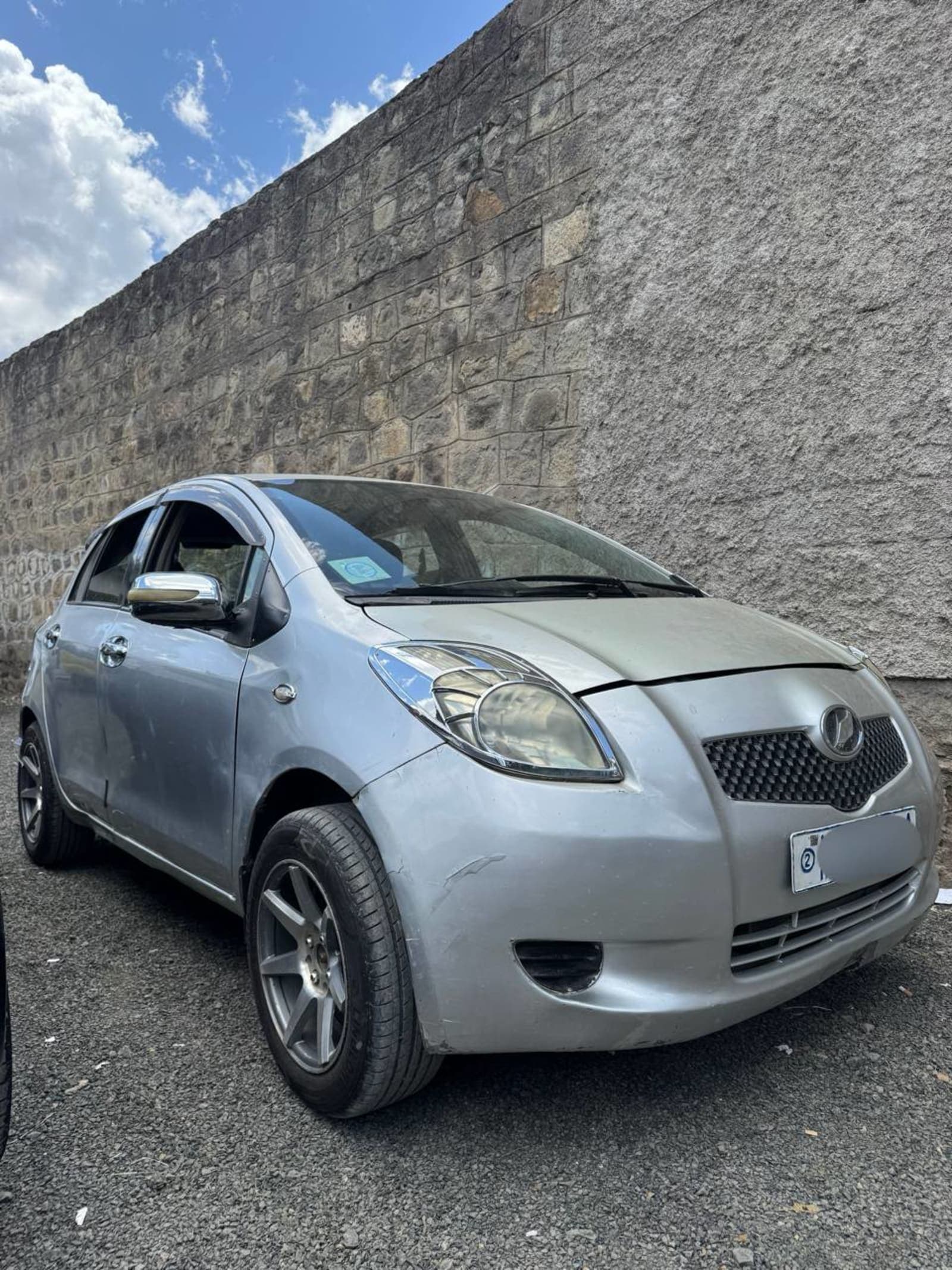 2007 Toyota Yaris Compact โ photo 4