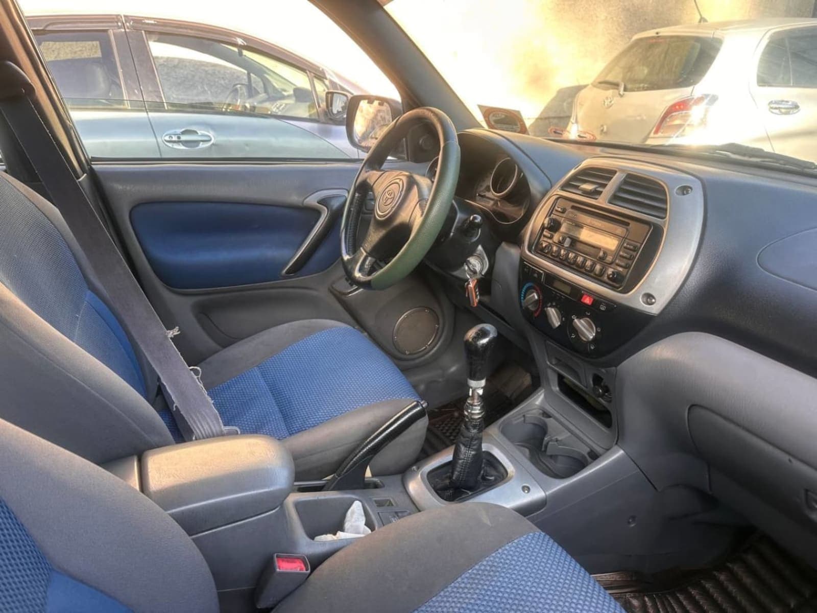 2003 Toyota Rava 4 — photo 4