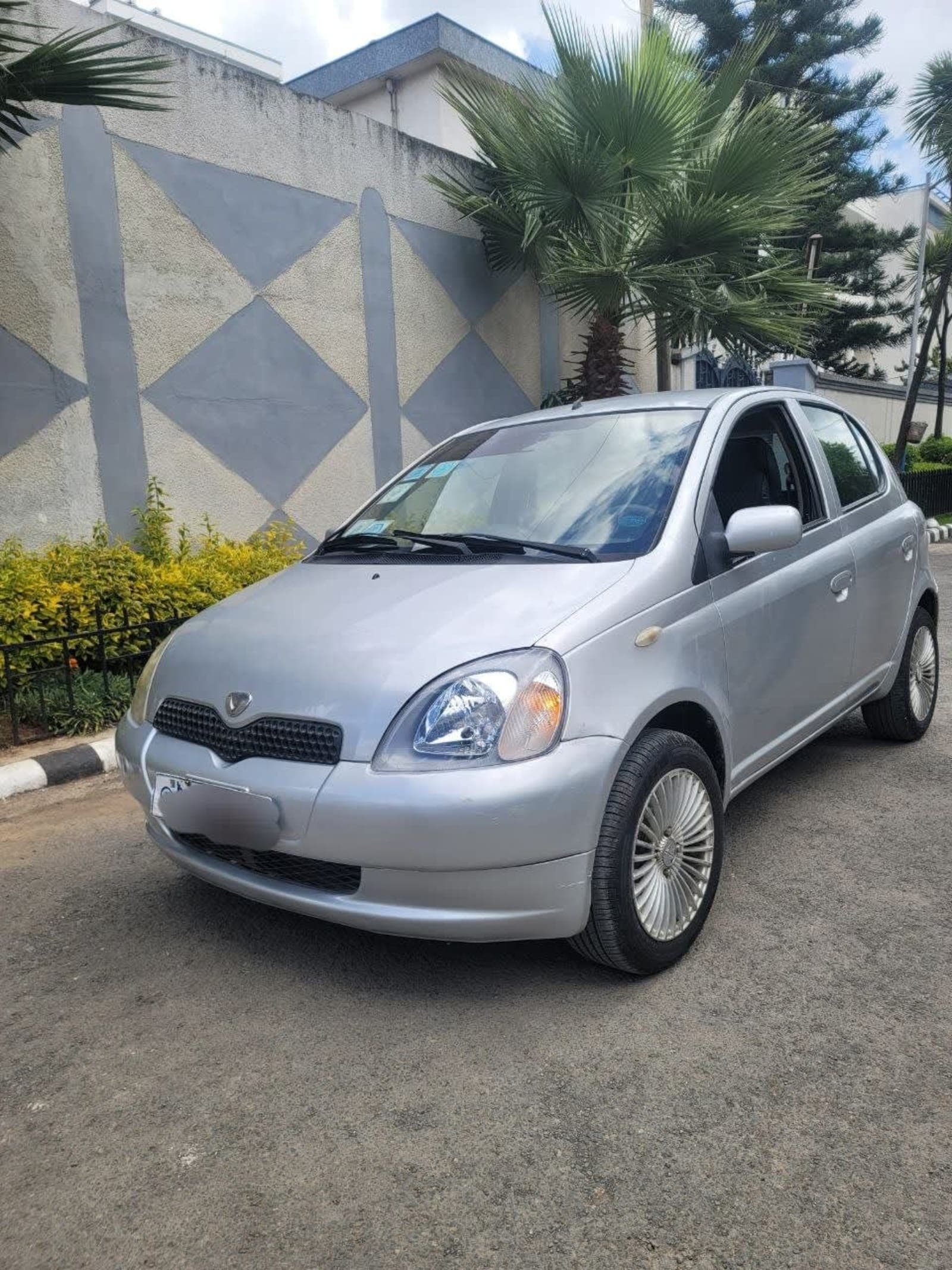 2001 Toyota Vitz — photo 6