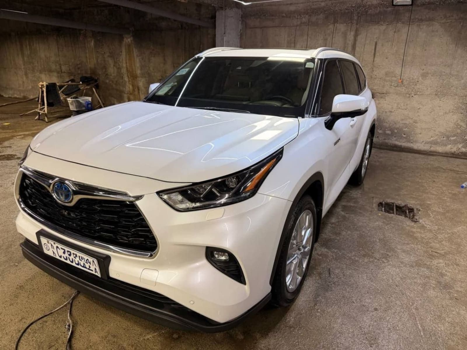 2024 Toyota Highlander Hybrid — photo 2