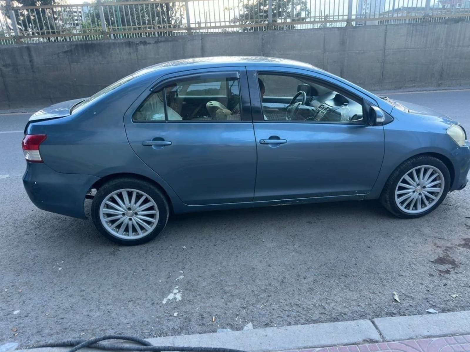 2011 Toyota Belta — photo 3