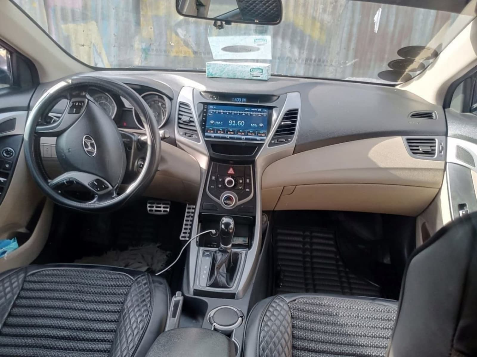 2014 Hyundai Elantra — photo 2