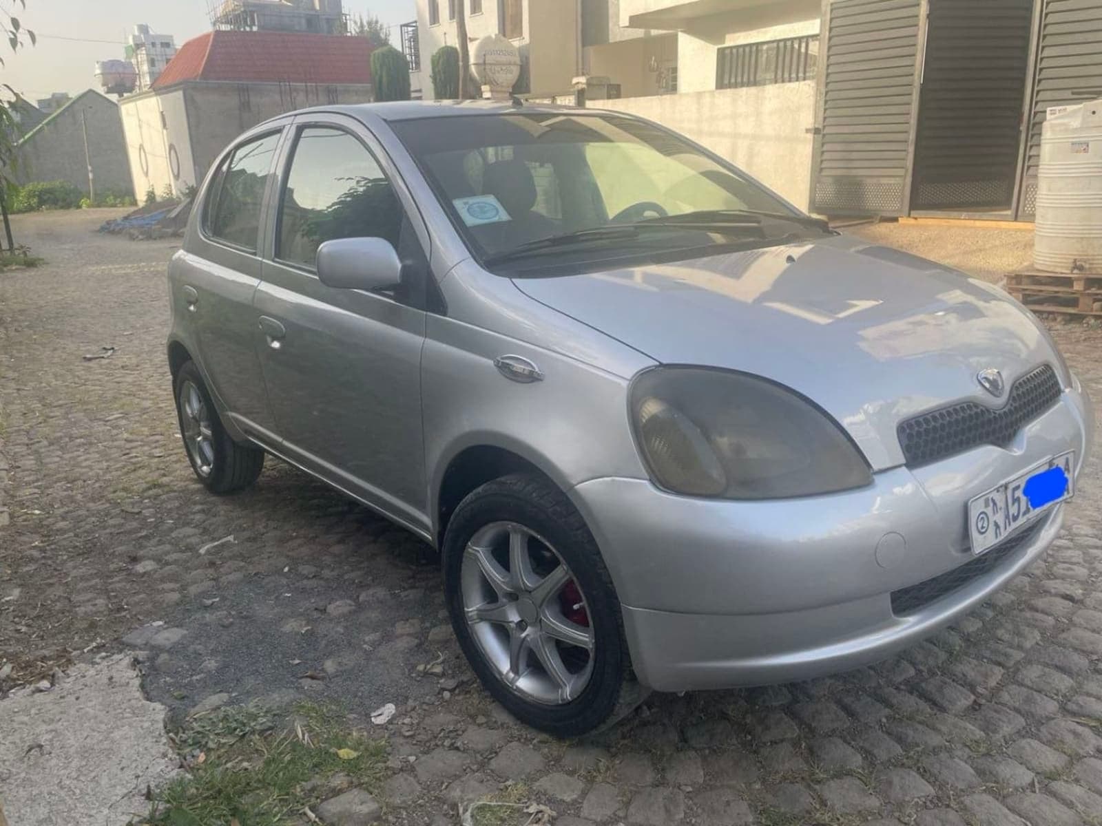 2000 Toyota Vitz — photo 2