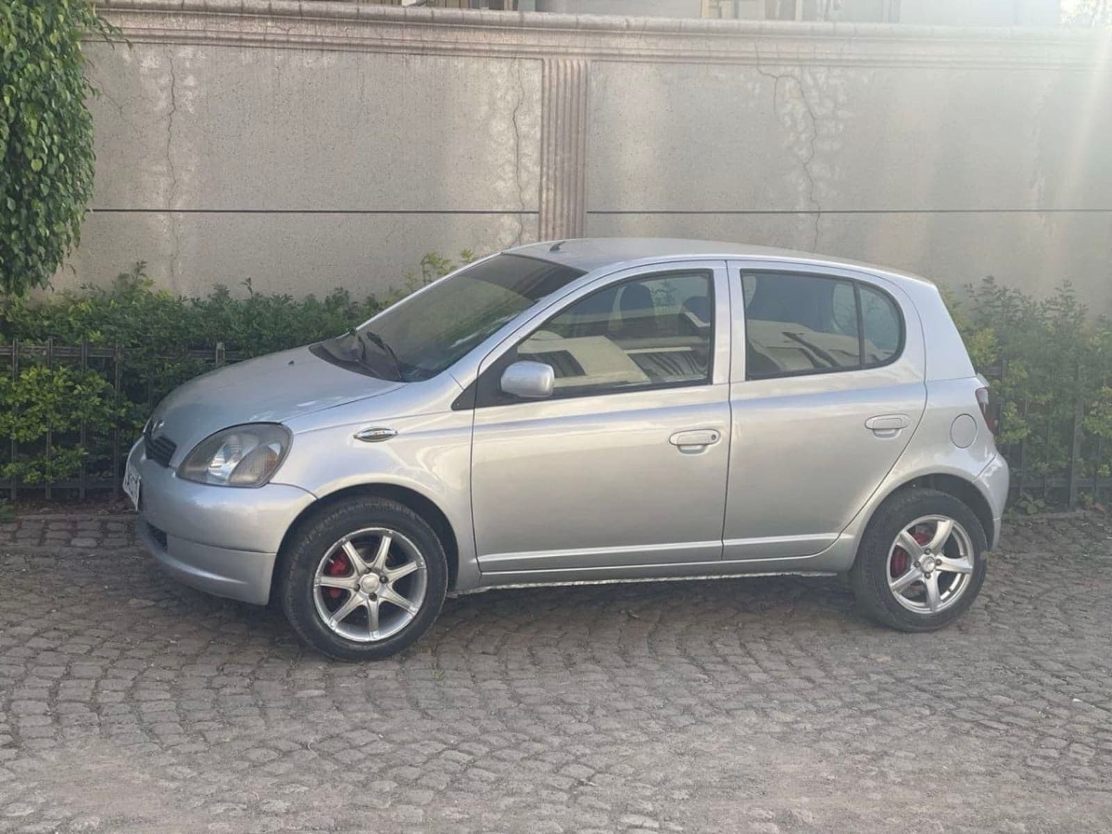 2000 Toyota Vitz — photo 6