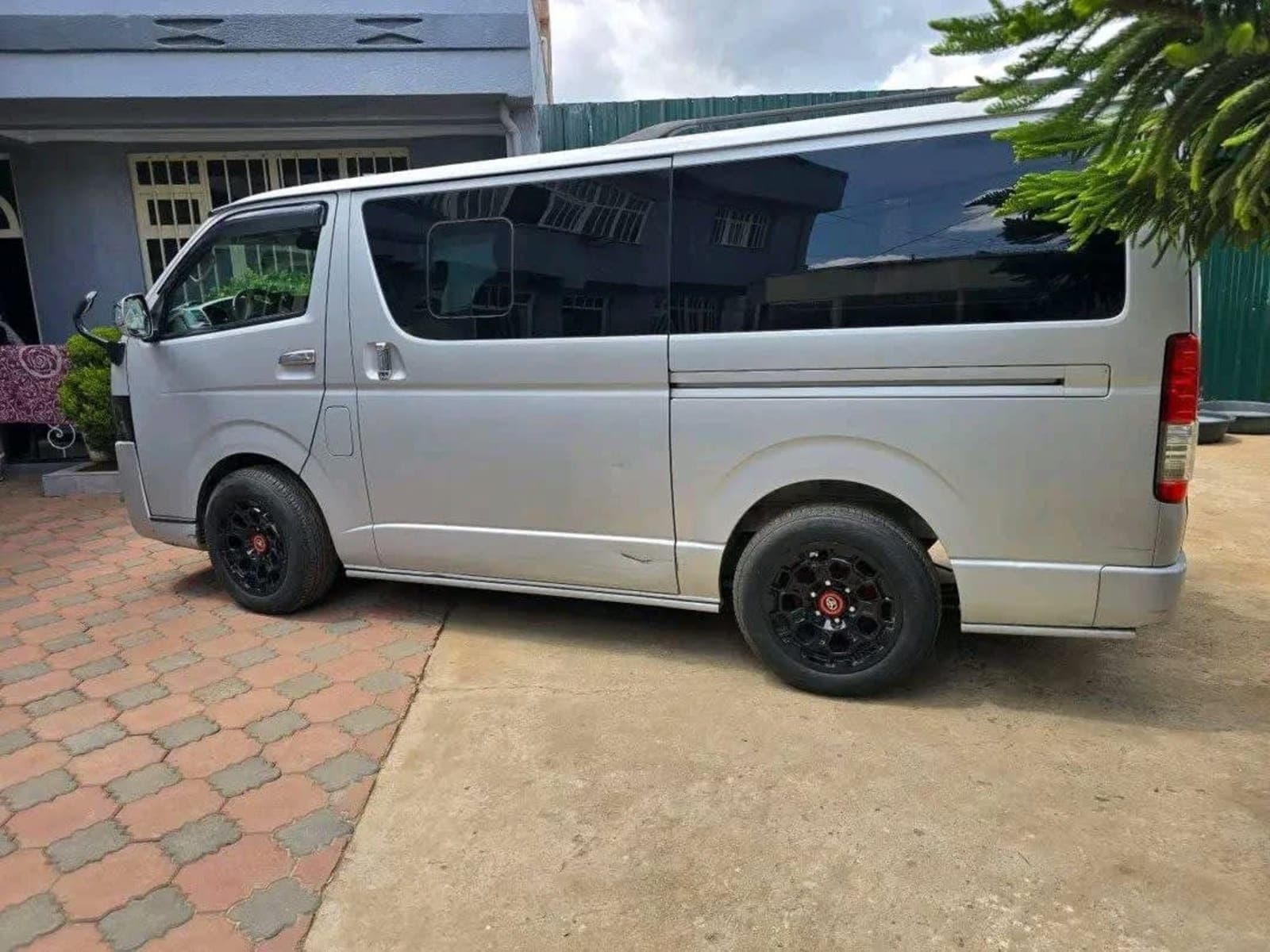 2007 Toyota Abadula — photo 6