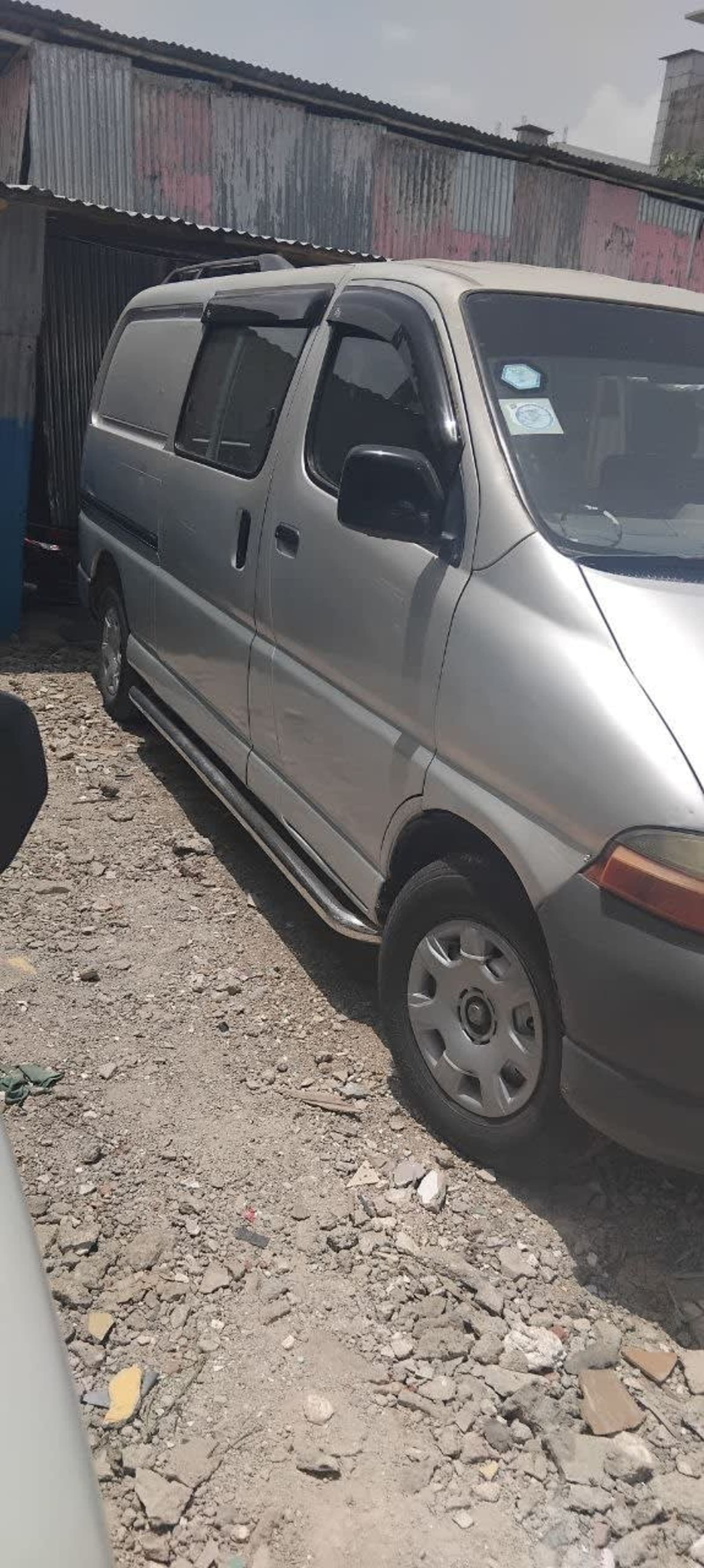 2005 Toyota D4D Dolfine โ photo 2