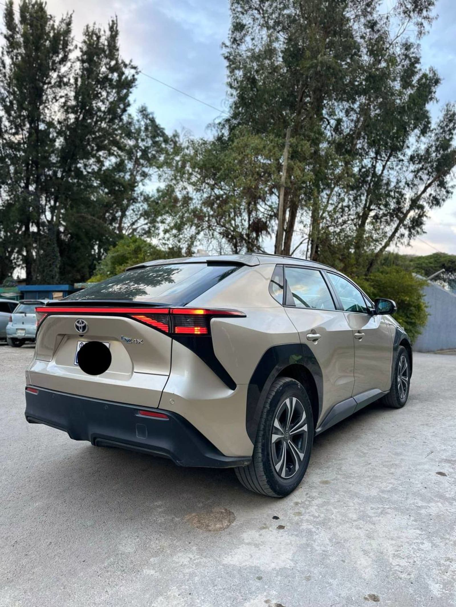 2023 Toyota BZ4X EV — photo 2