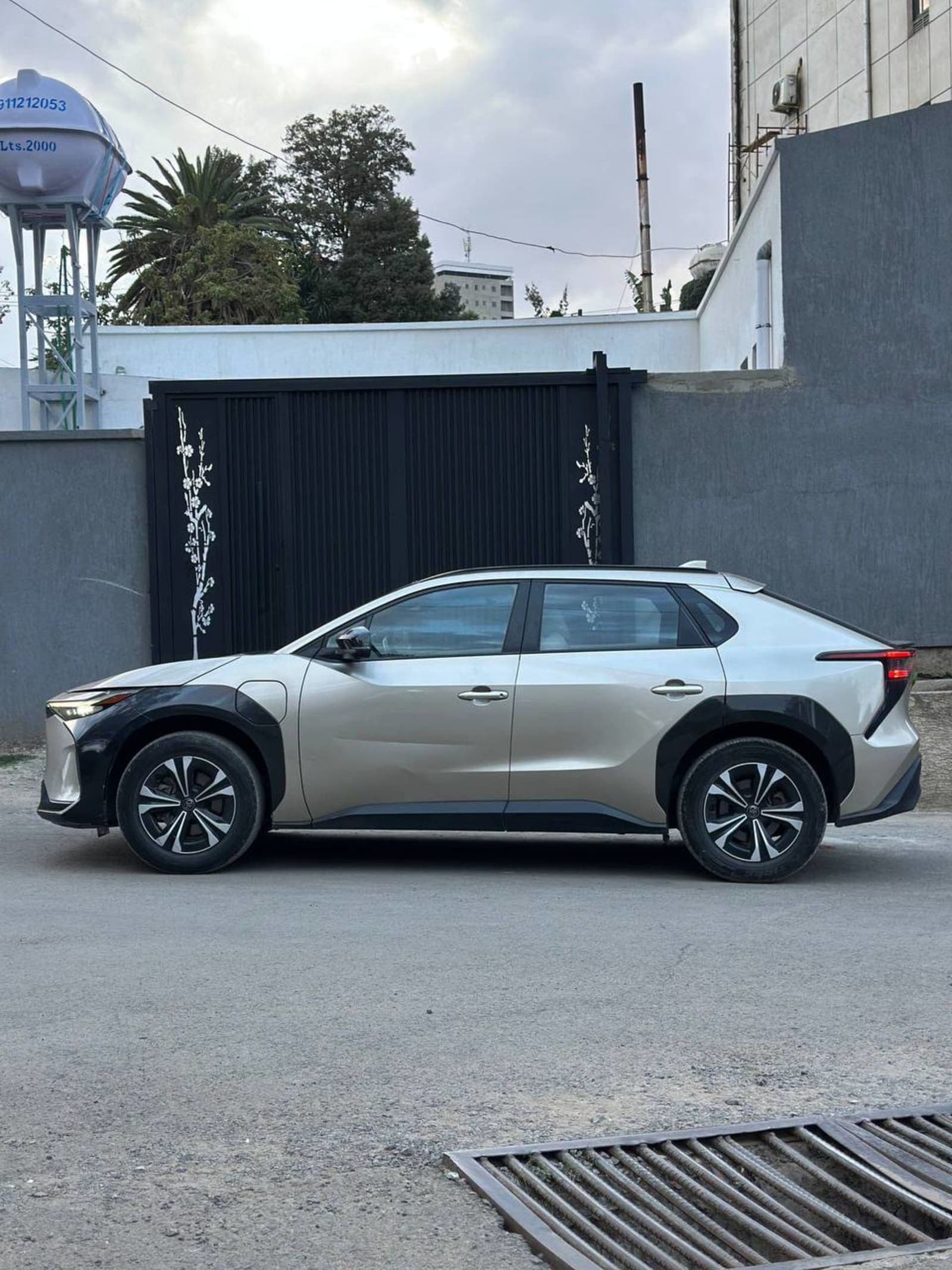2023 Toyota BZ4X EV — photo 3