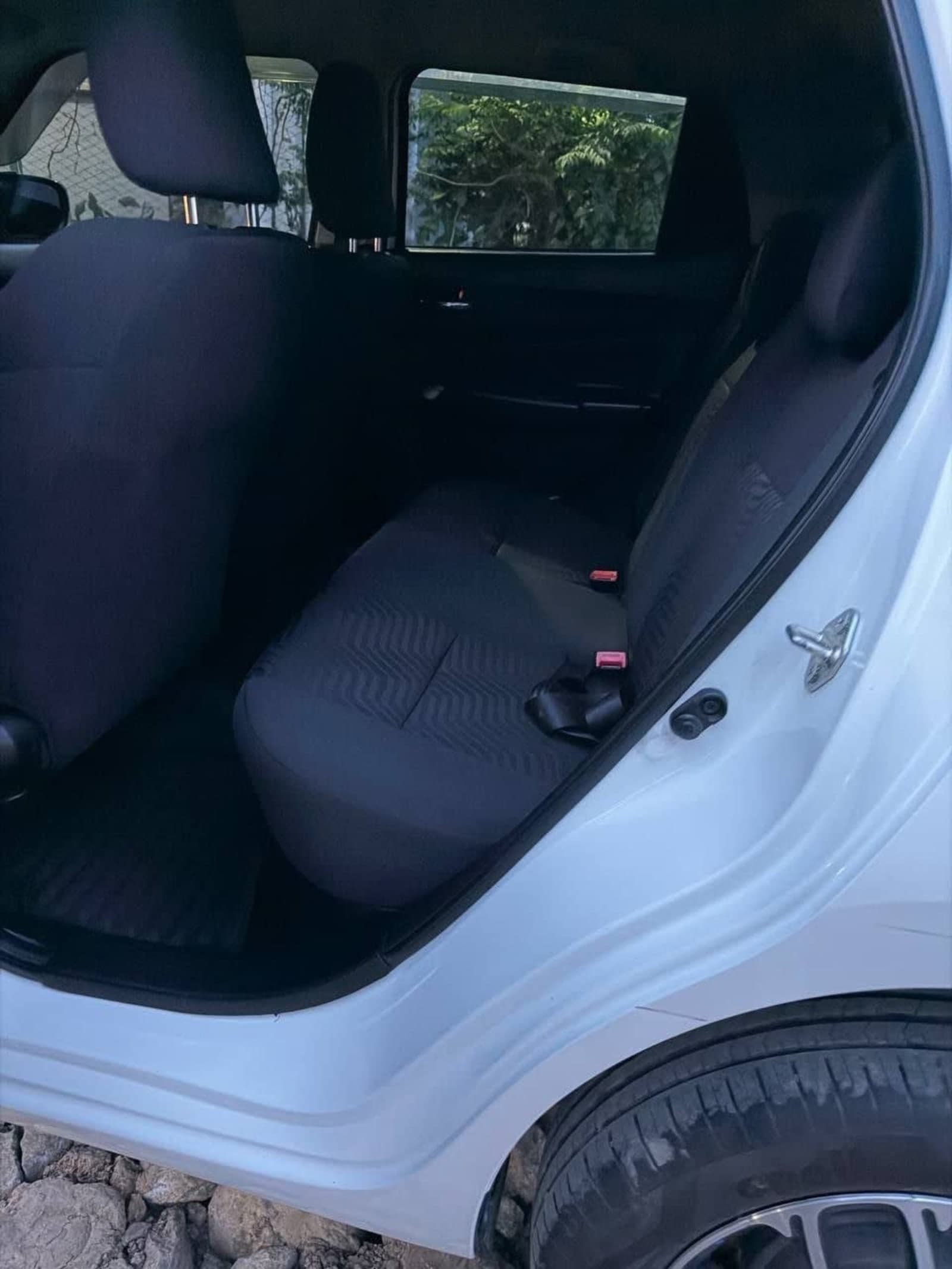 2022 Suzuki Swift — photo 2