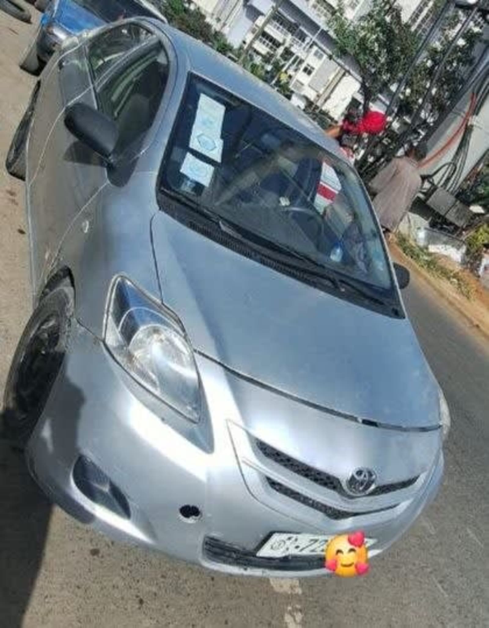 2011 Toyota Yaris Sedan — photo 1