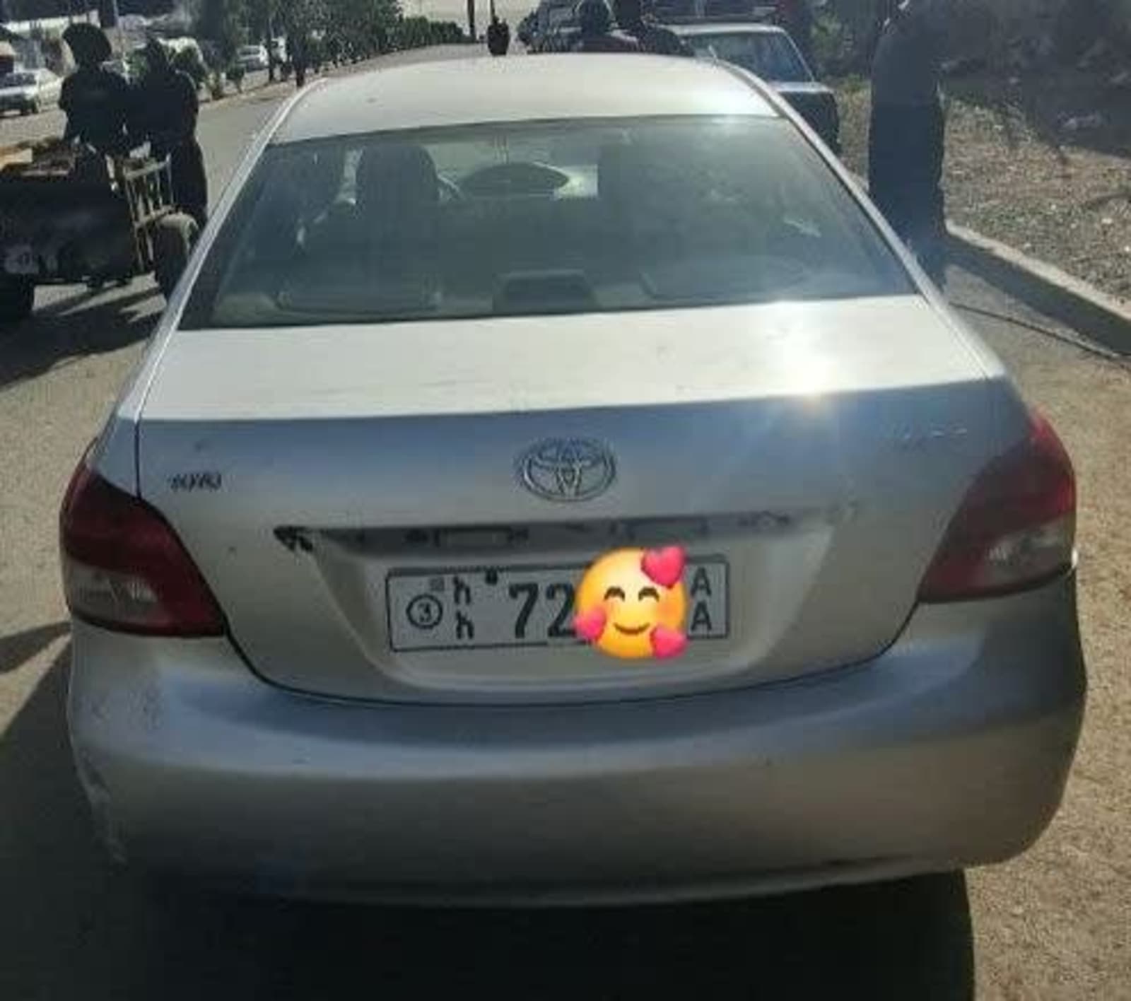2011 Toyota Yaris Sedan — photo 3