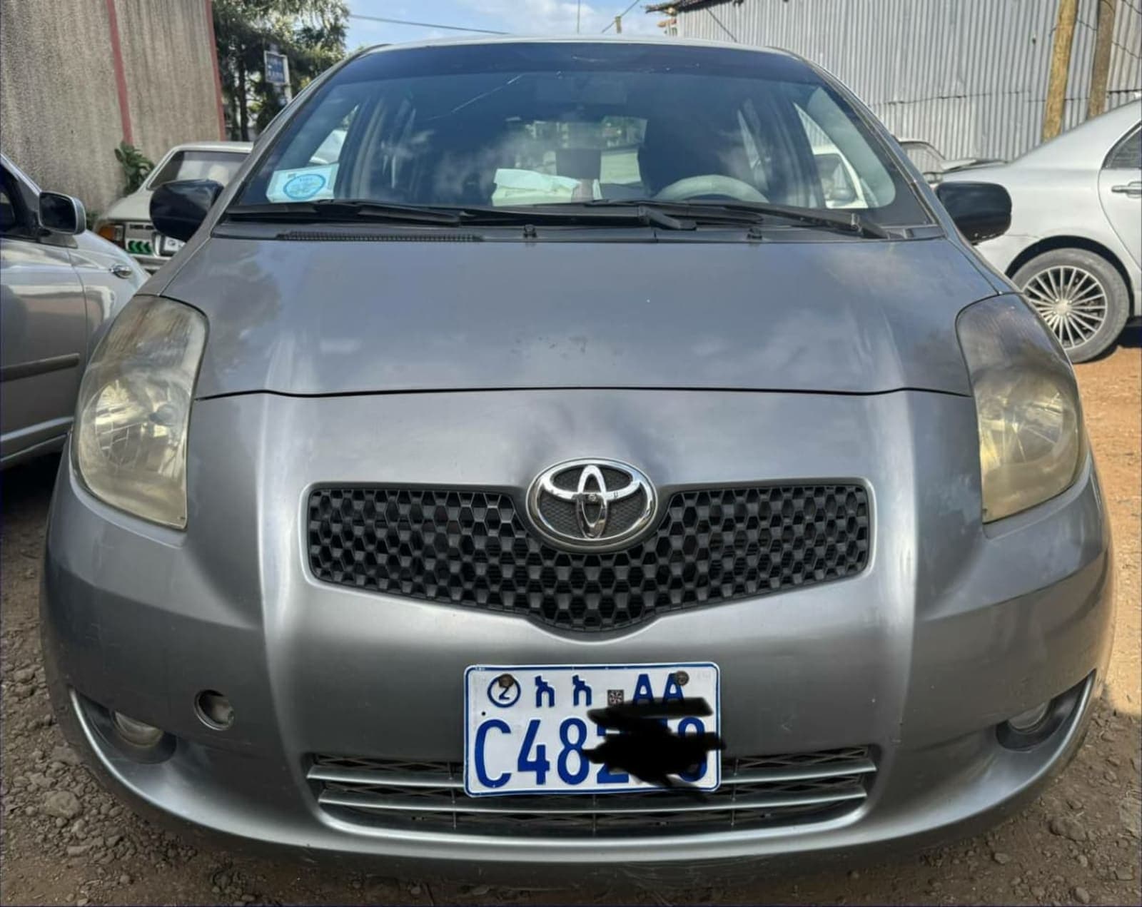 2007 Toyota Yaris compact — photo 1