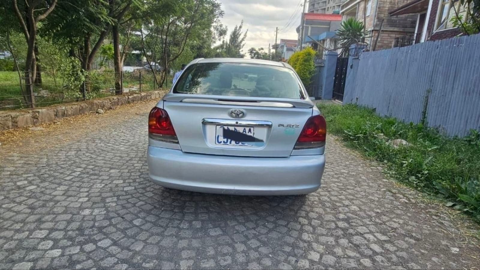 2005 Toyota Platz — photo 1