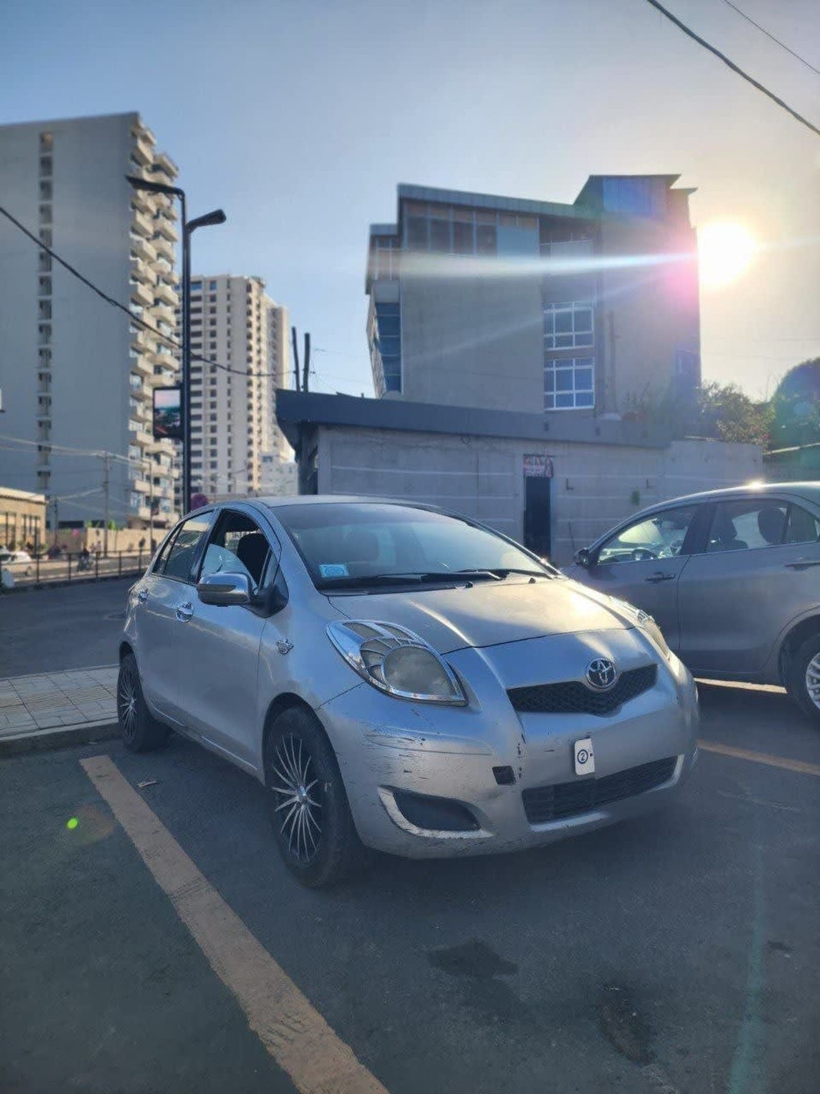 2009 Toyota Yaris Compact — photo 2