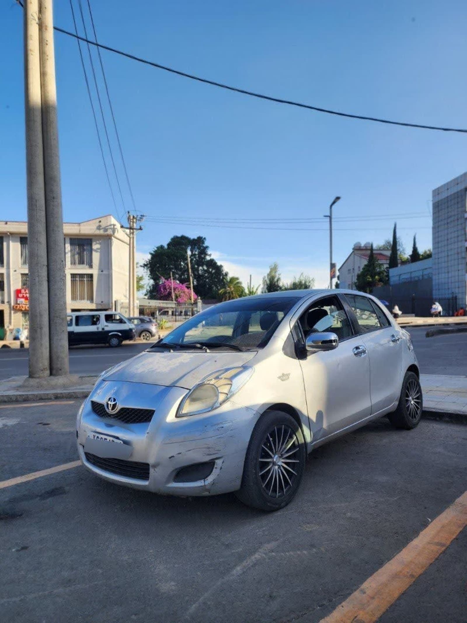 2009 Toyota Yaris Compact — photo 8